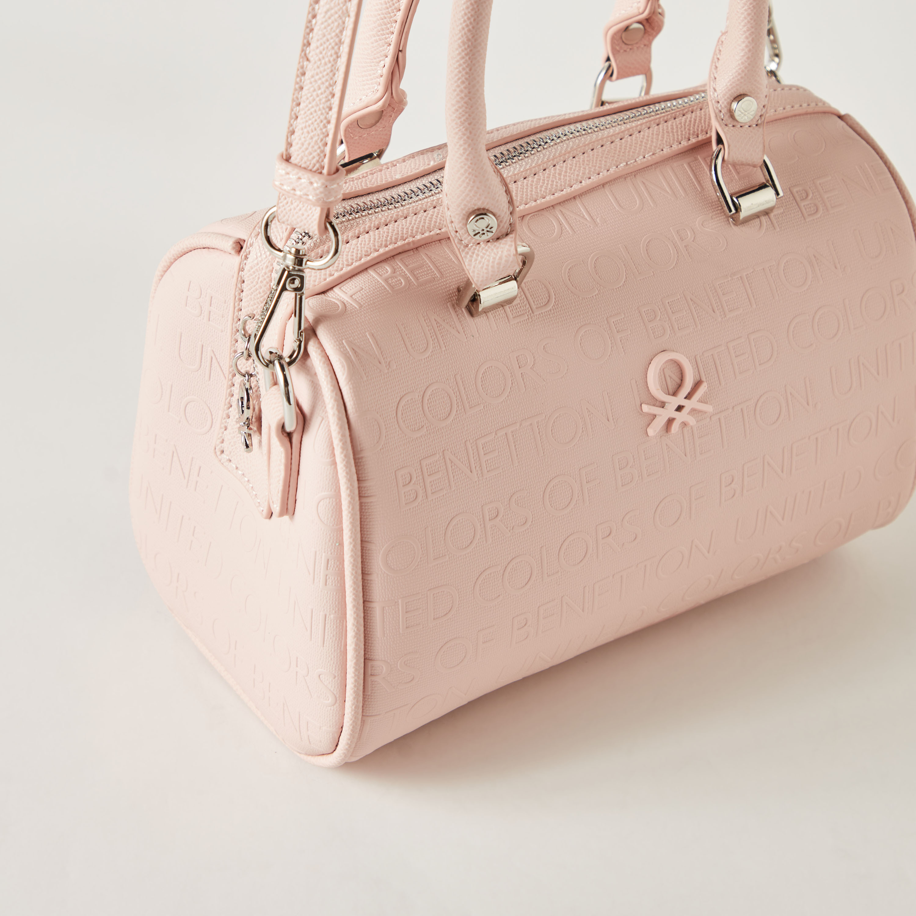 شنطة باولر مونوجرام بمقابض مزدوجة من يونايتد كولورز أوف بينيتون-women-bagsandwallets-handbags-image-4