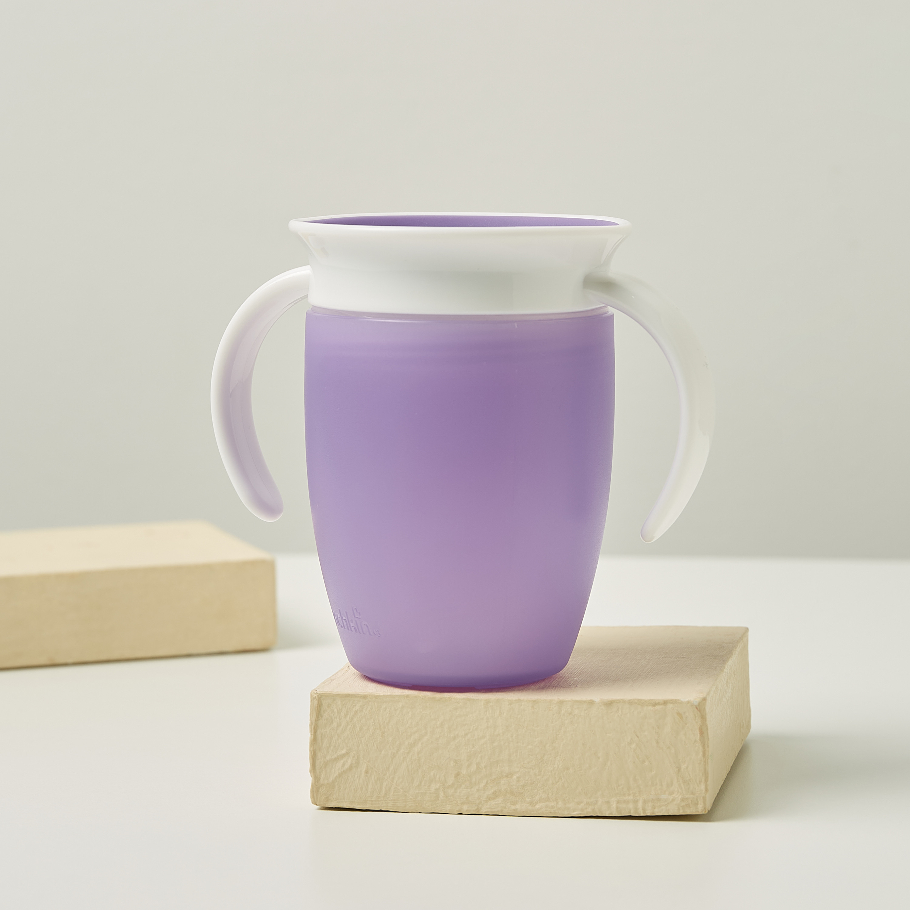Munchkin Solid Miracle 360 Trainer Cup with Handle - 207 ml-baby-feeding-mealtimeessentials-image-1