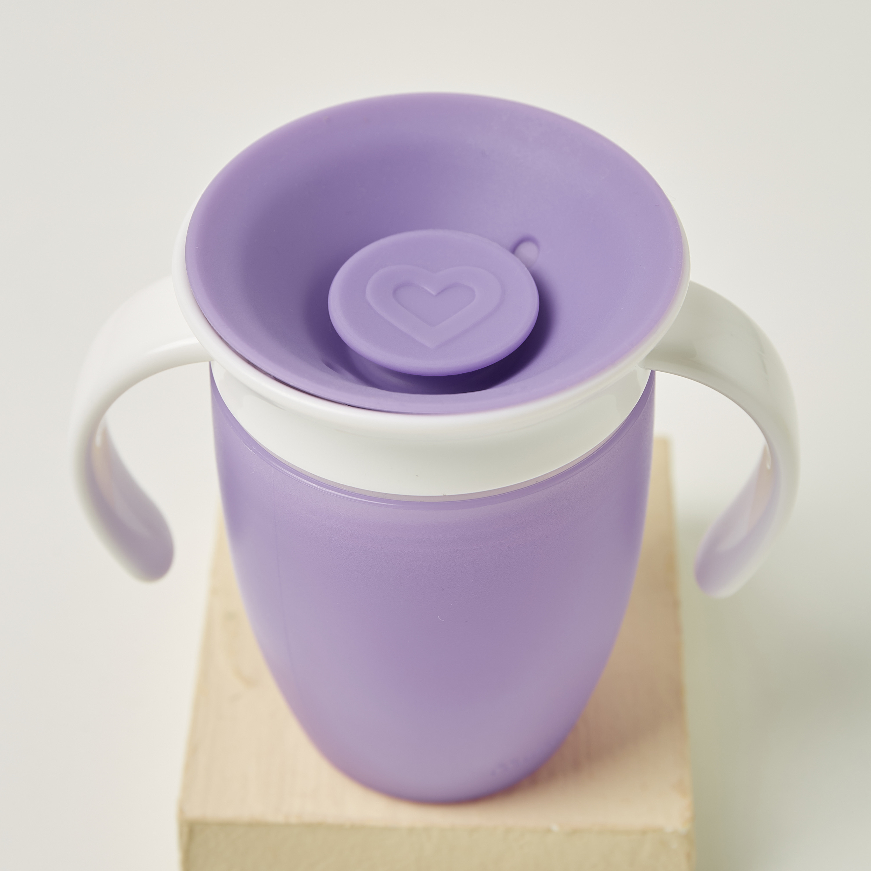 Munchkin Solid Miracle 360 Trainer Cup with Handle - 207 ml-baby-feeding-mealtimeessentials-image-2