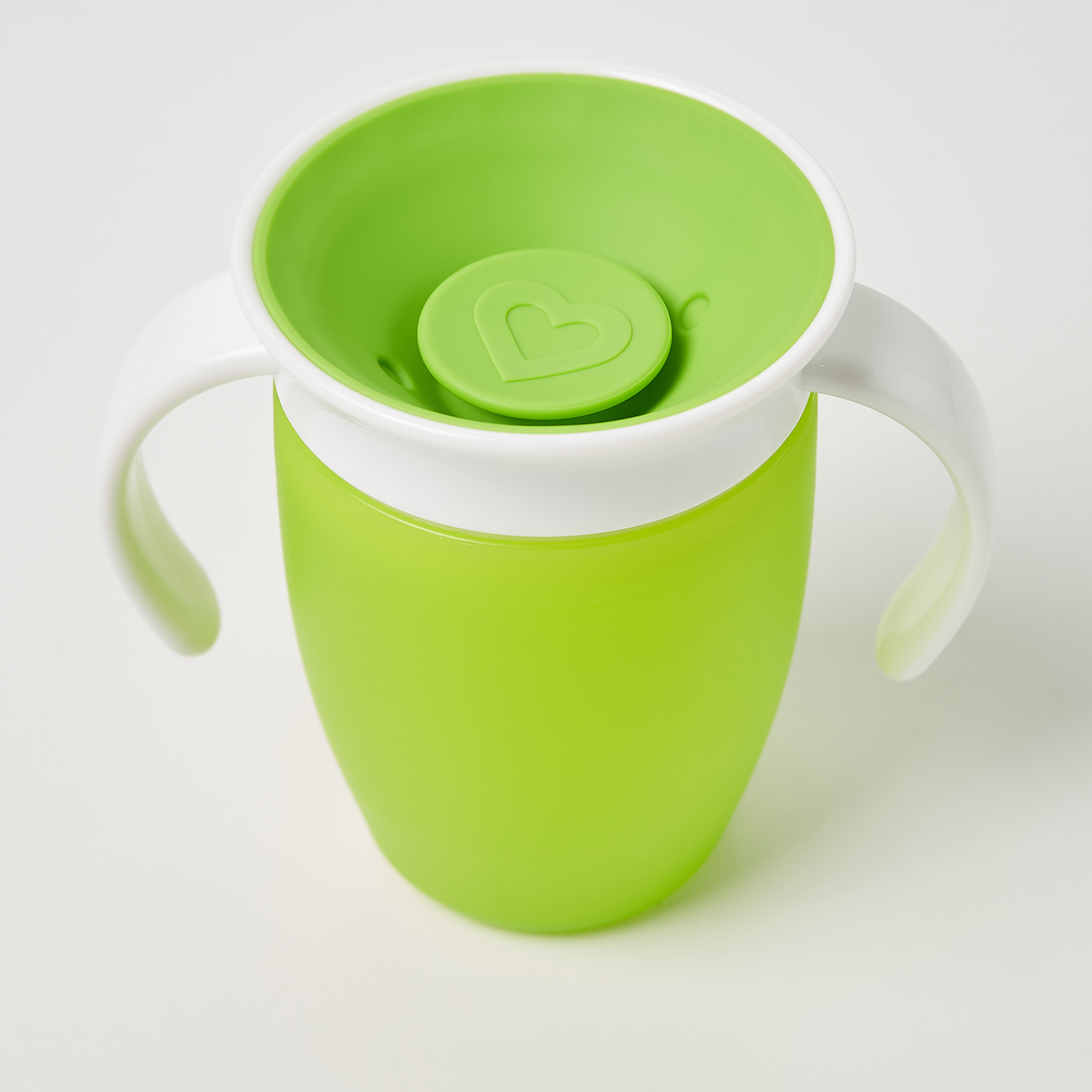 Munchkin Solid Miracle 360 Trainer Cup with Handle - 207 ml-baby-feeding-mealtimeessentials-image-2