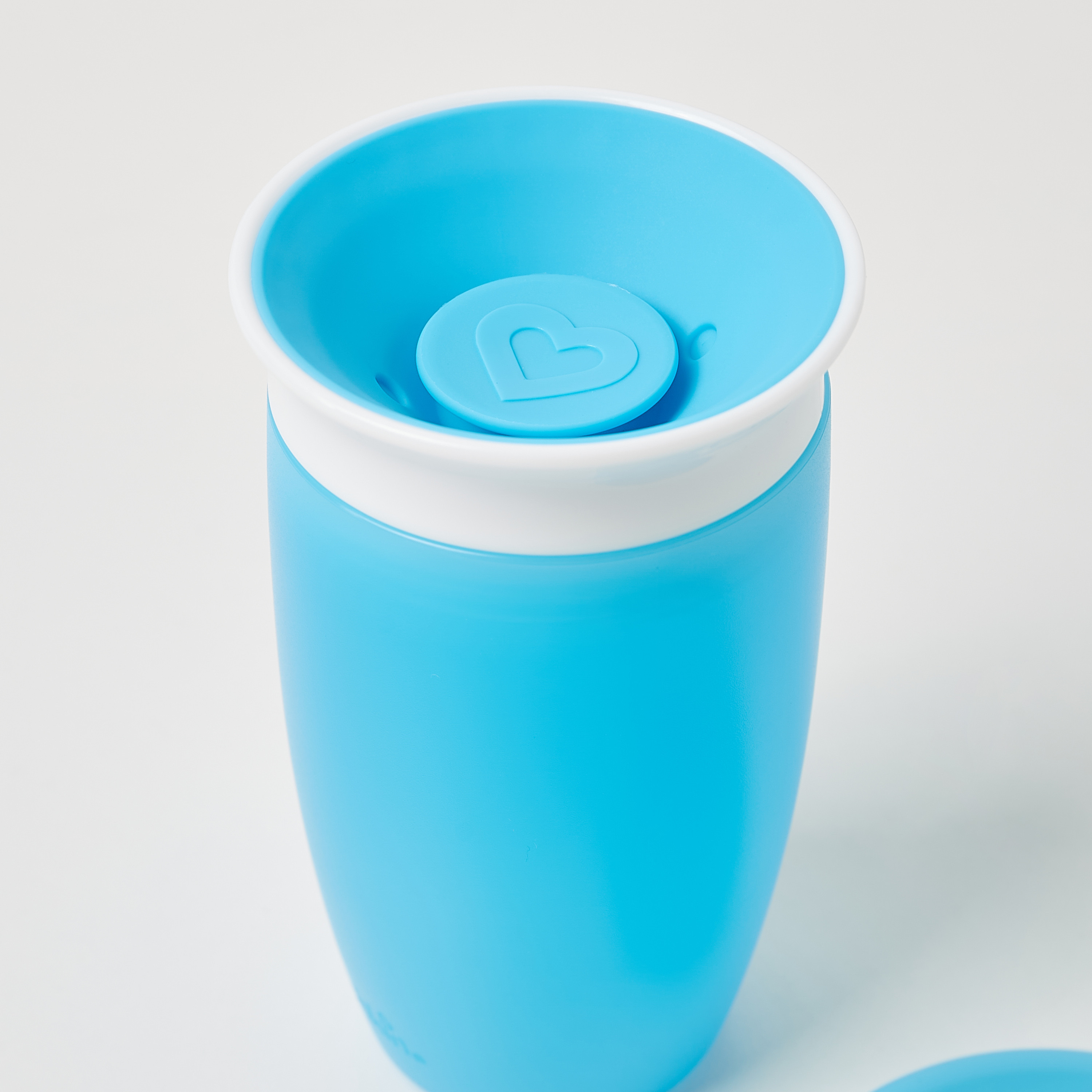 Munchkin Solid Miracle 360 Sippy Cup with Lid - 296 ml-baby-feeding-mealtimeessentials-image-2