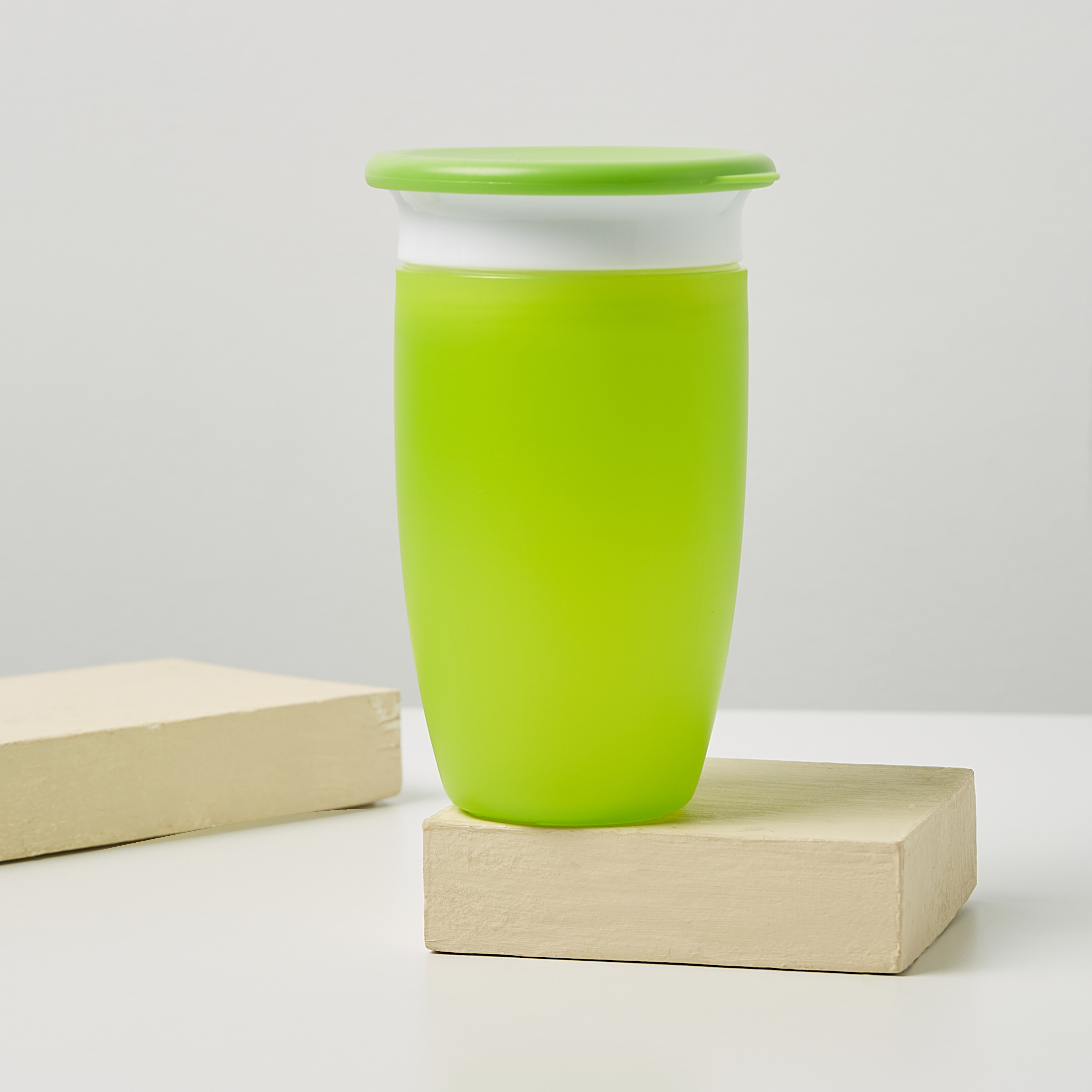 Munchkin Solid Miracle 360 Sippy Cup with Lid - 296 ml-baby-feeding-mealtimeessentials-image-1