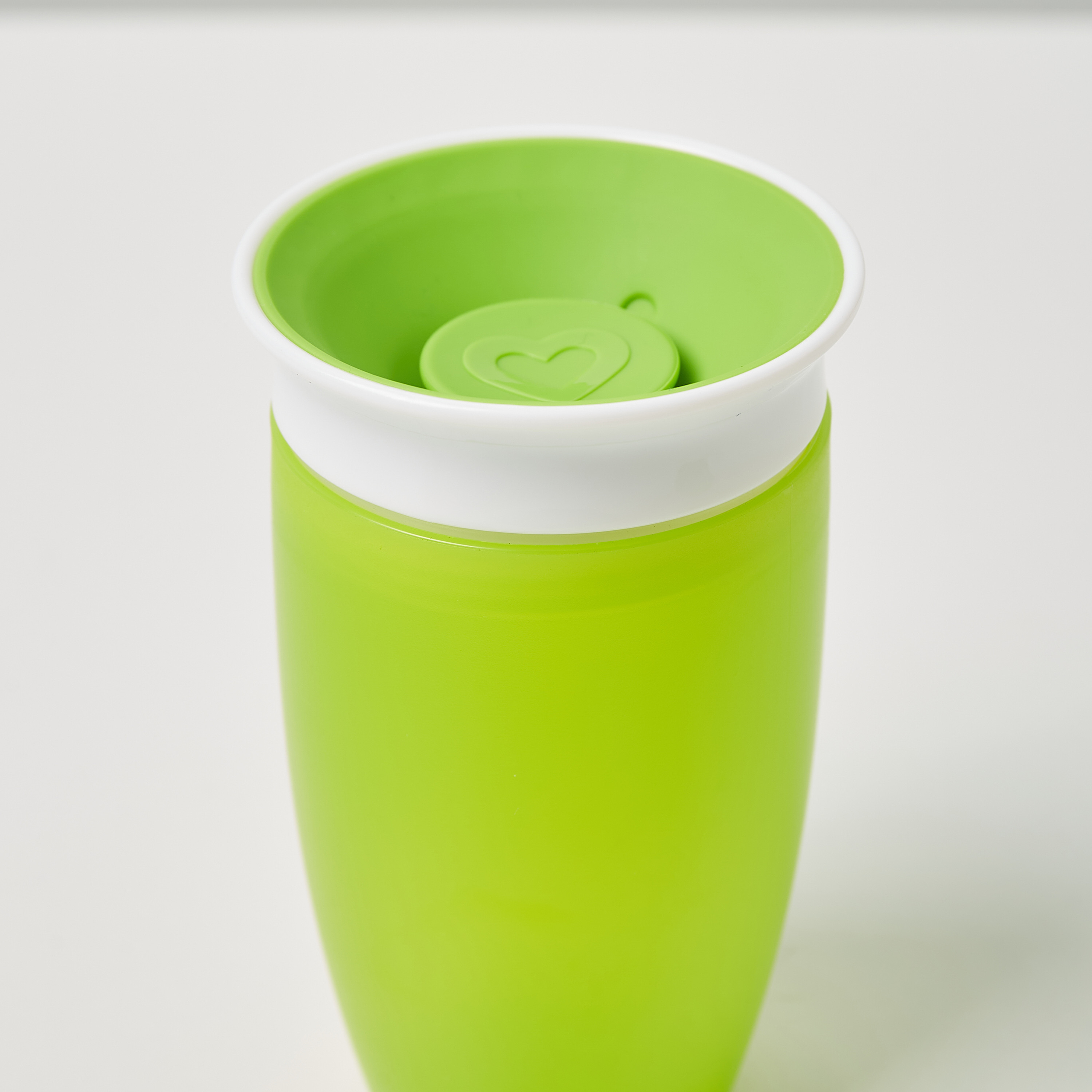 Munchkin Solid Miracle 360 Sippy Cup with Lid - 296 ml-baby-feeding-mealtimeessentials-image-2