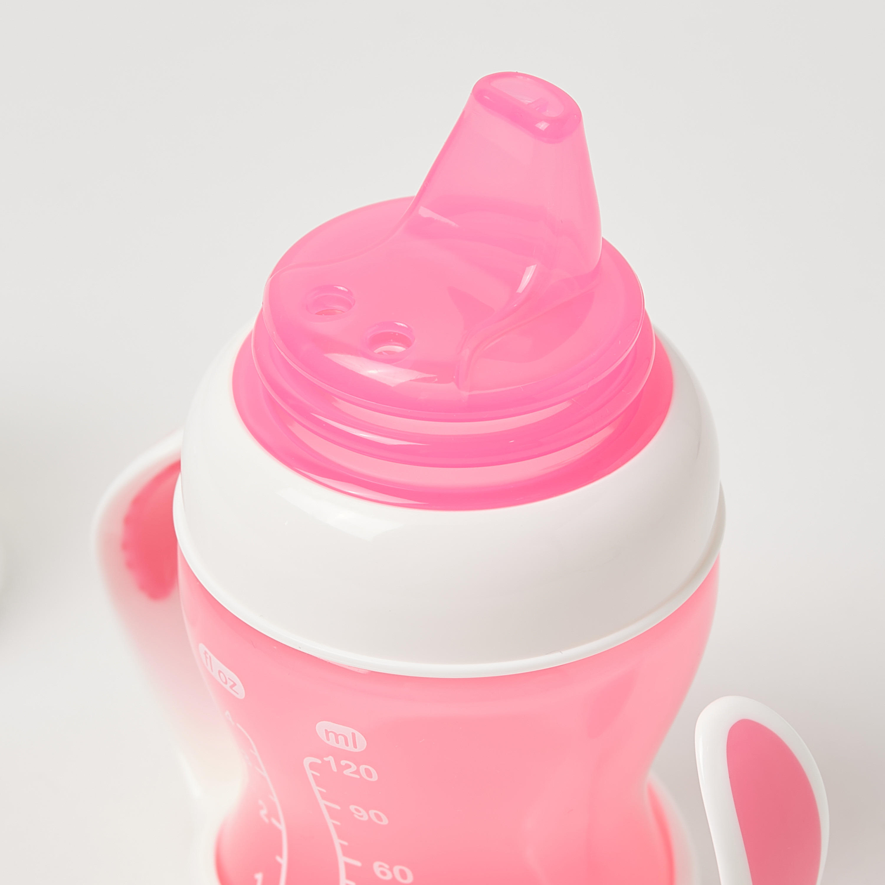 كوب انتقالي سادة مضاد للانسكاب من مانشكين - 118 مل-baby-feeding-mealtimeessentials-image-3