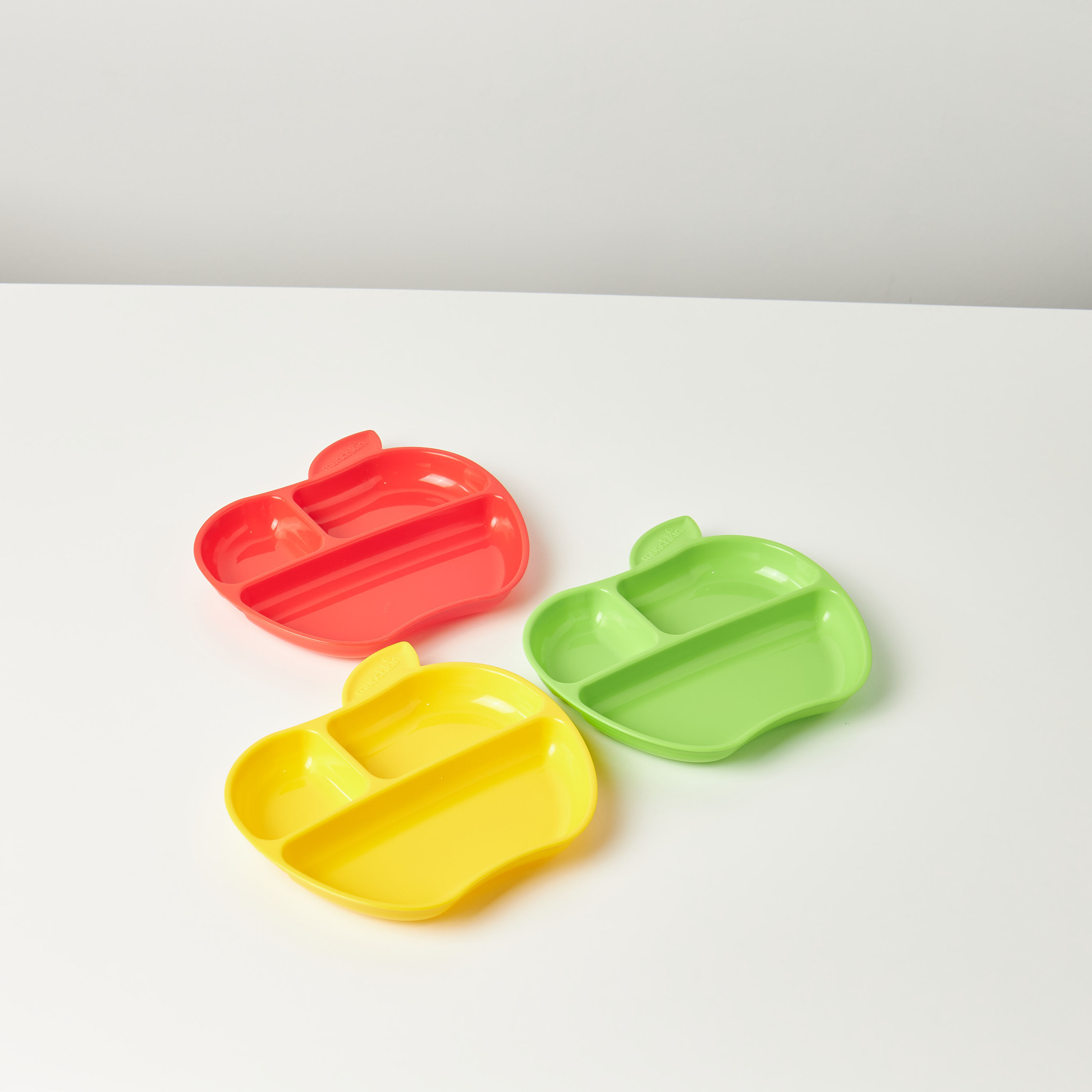 صحون مقسمة على شكل تفاح من مانشكين - مجموعة من 3 قطع-baby-feeding-mealtimeessentials-image-3