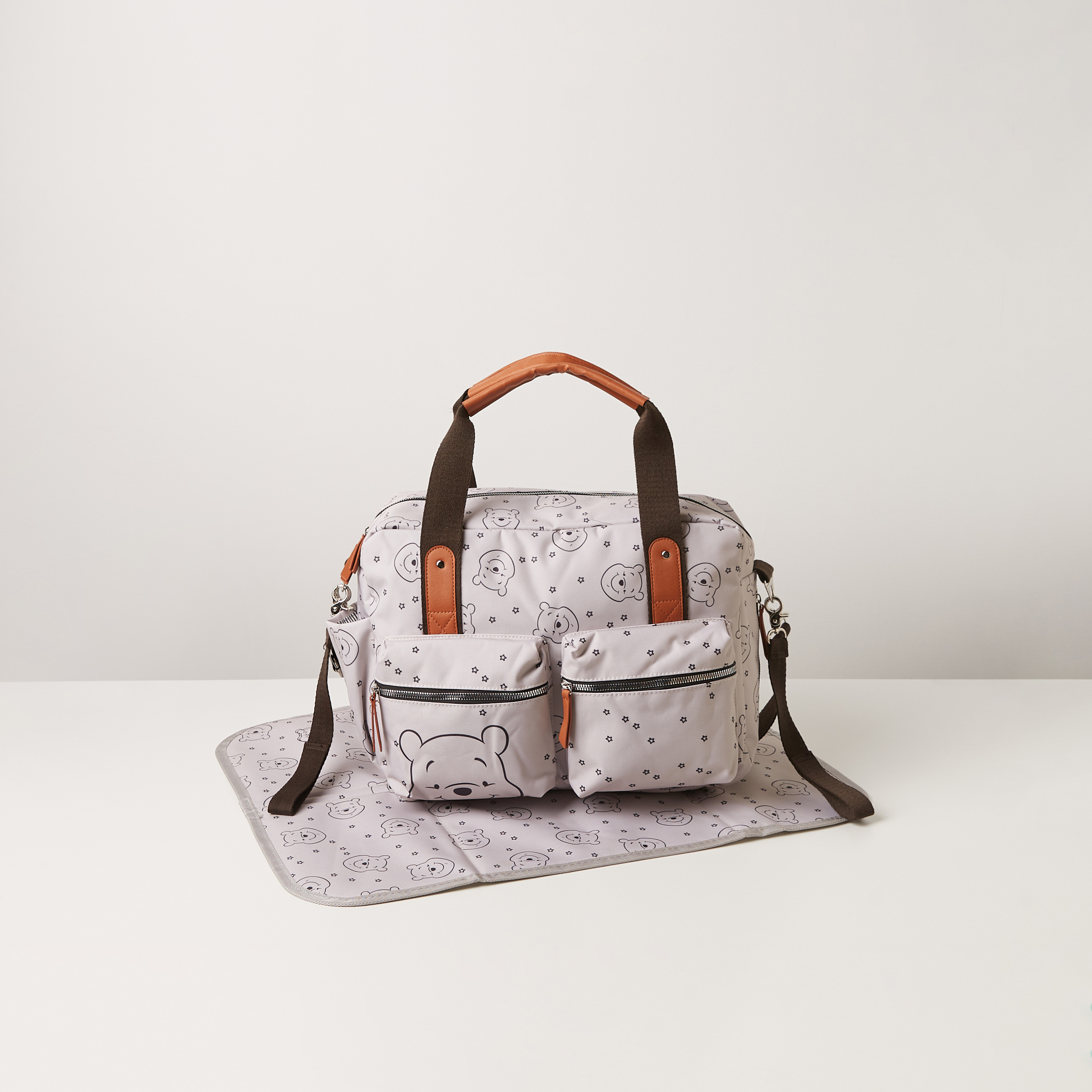 شنطة حفاضات بطبعات ويني ذا بو من ديزني-baby-gear-diaperbags-image-1