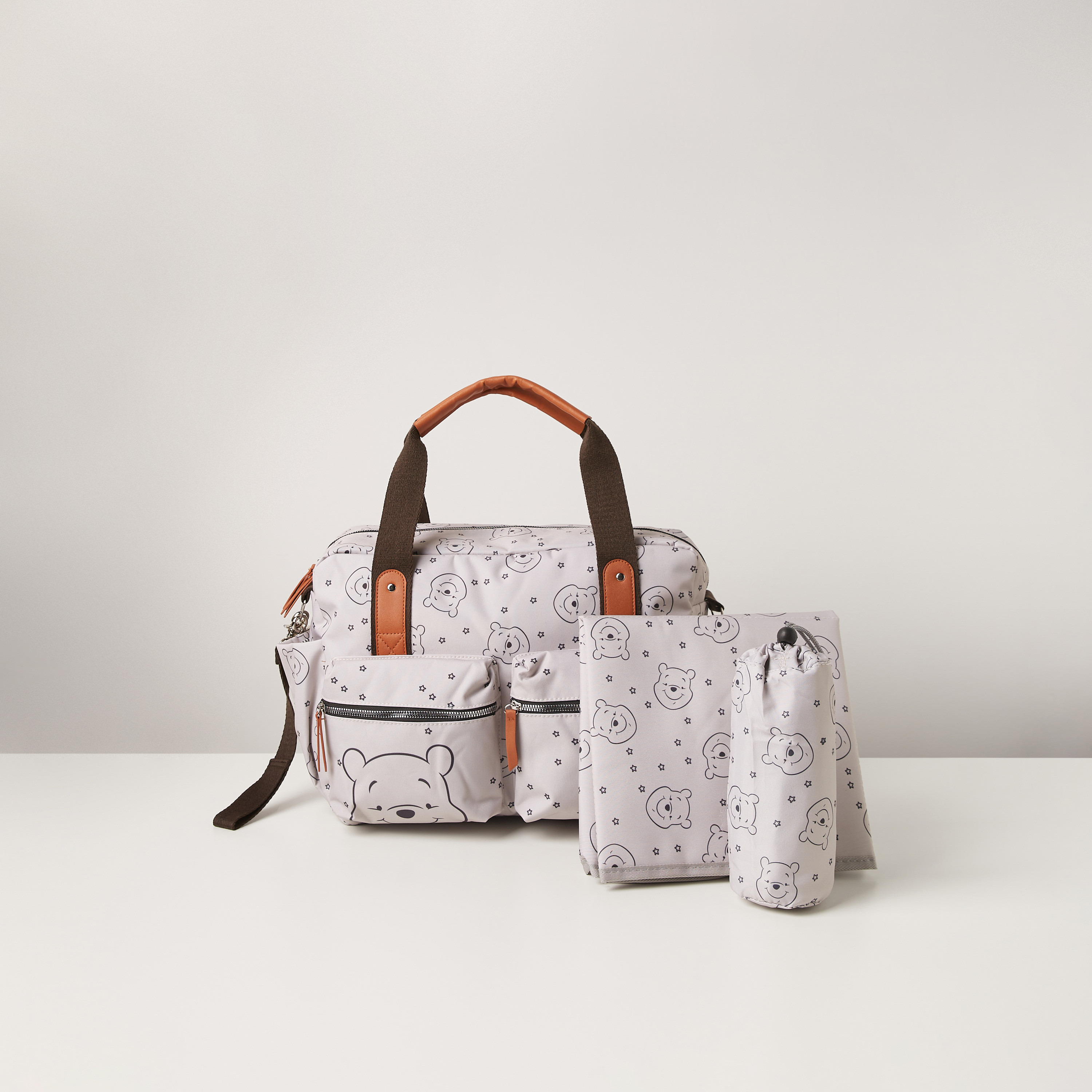 شنطة حفاضات بطبعات ويني ذا بو من ديزني-baby-gear-diaperbags-image-2