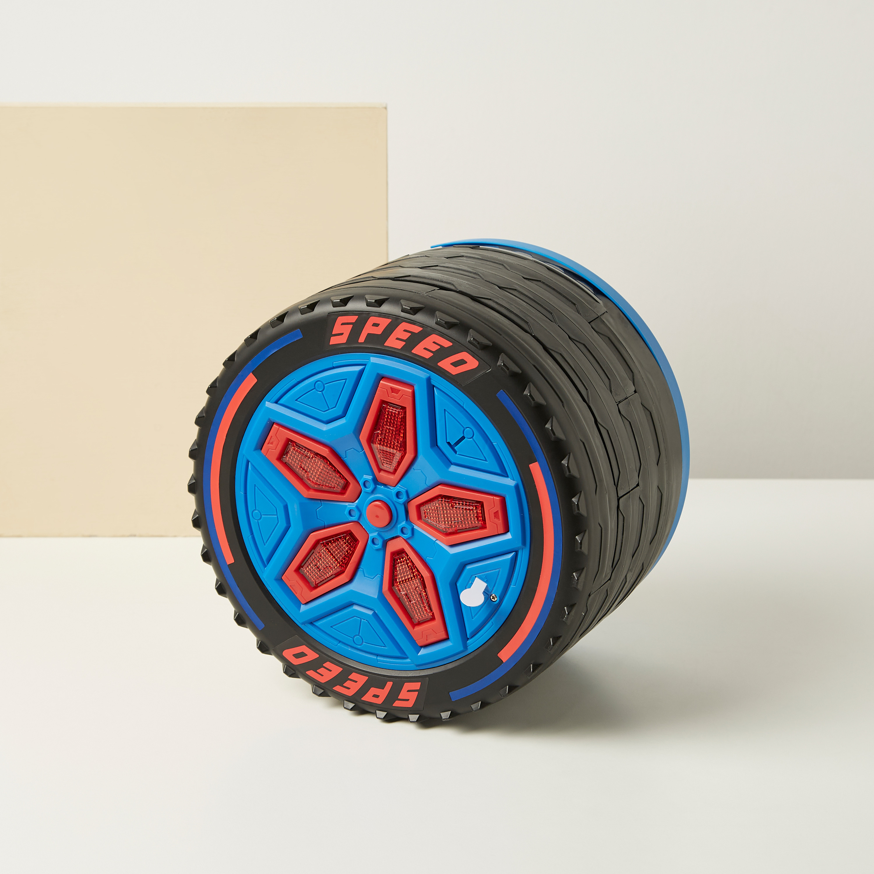 Juniors Garage Track Playset with Carry Case-toys-playvehicles-vehicleplaysets-image-4