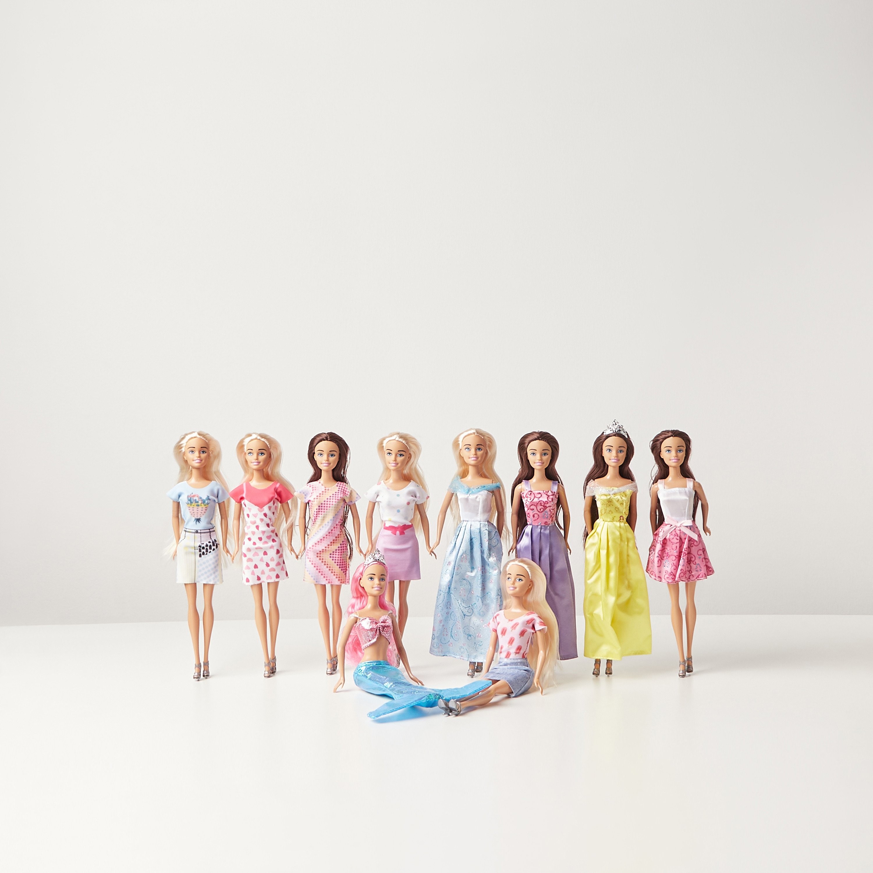 مجموعة دمى أزياء 10 قطع من جونيورز-toys-dollsandplaysets-dolls-image-1