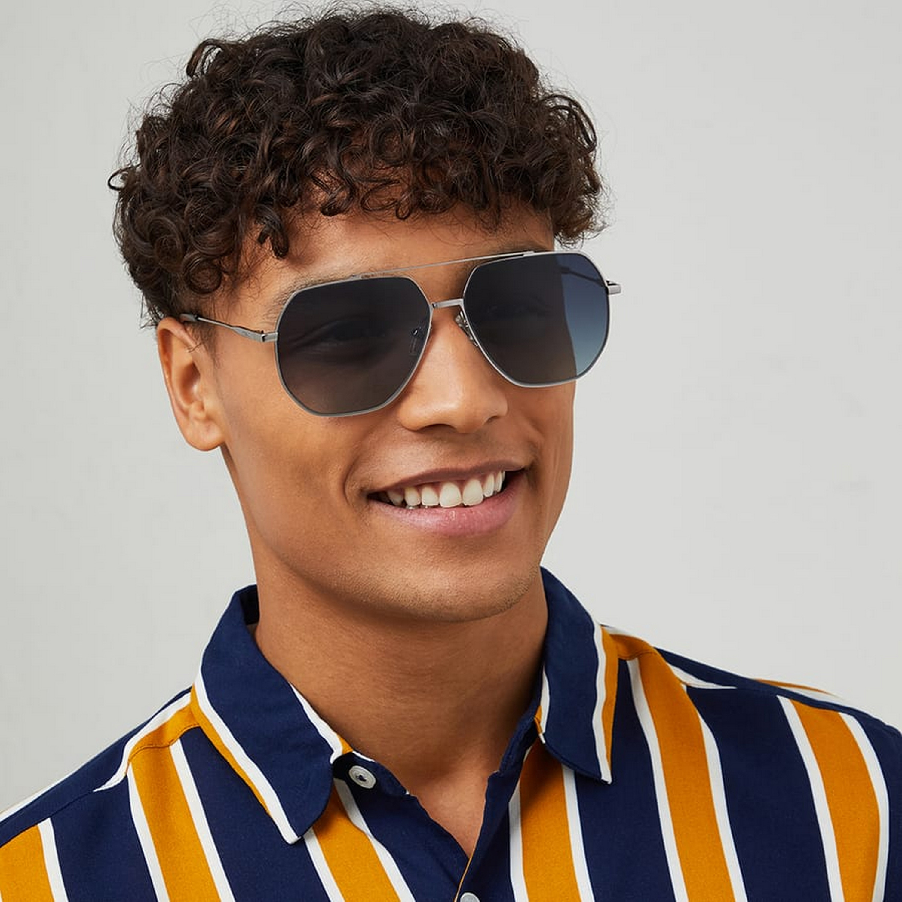 نظارة شمسية بعدسات زرقاء ذات أفياتور من 30 ساندايز هوت شوت مع 60 مم -men-sunglasses-image-4