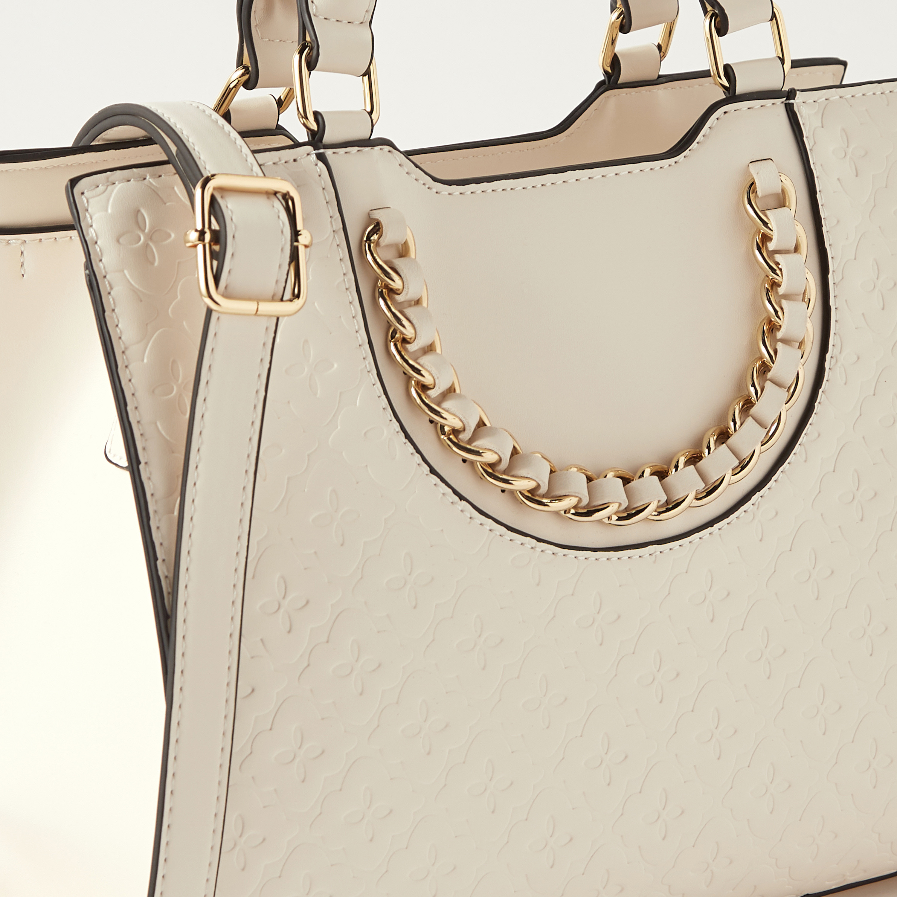 شنط ساشا منقوشة بنقش مونوغرام ومقابض وتفاصيل سلسلة-women-bagsandwallets-handbags-image-3