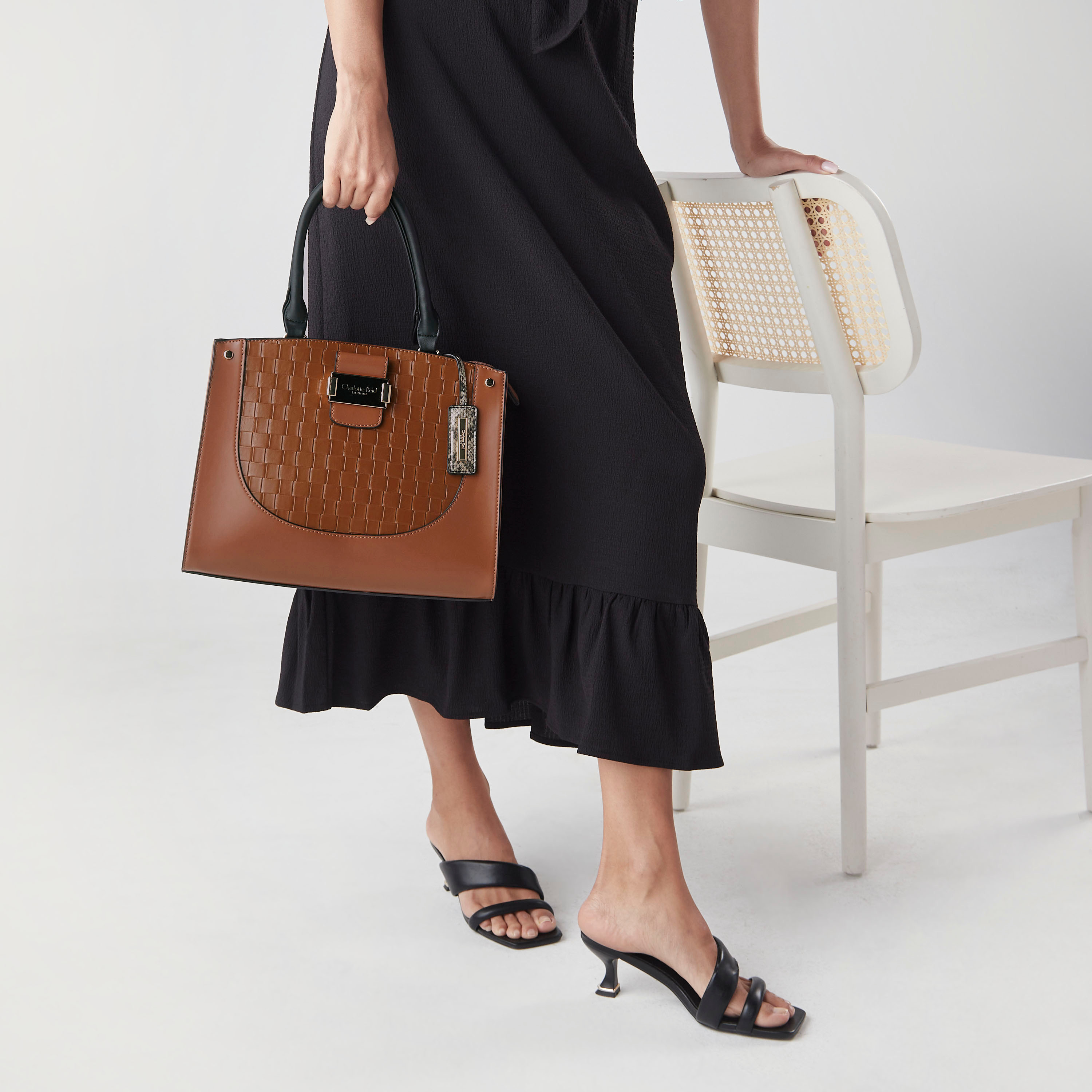 شنطة توتي بارزة الملمس من شارلوت ريد-women-bagsandwallets-handbags-image-2