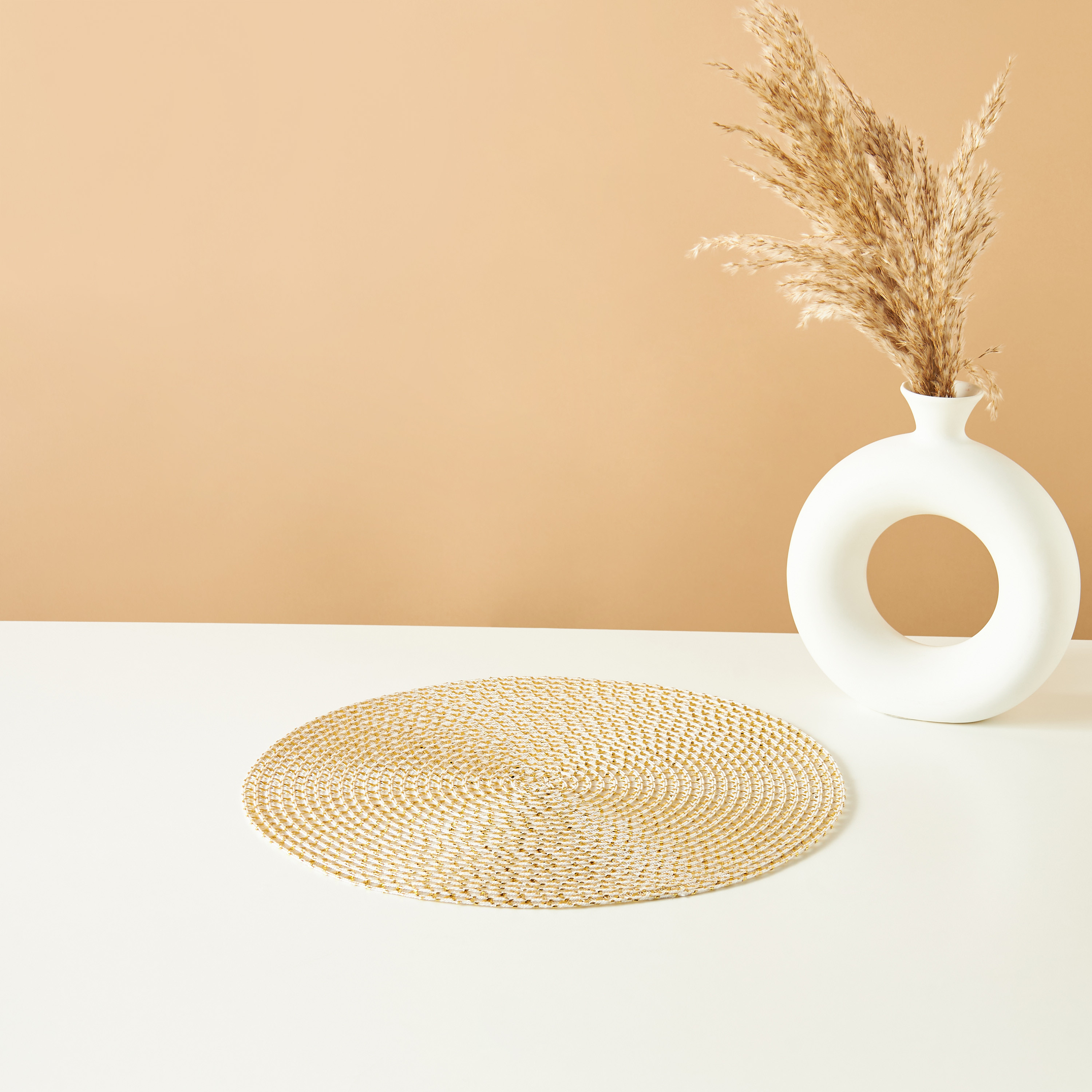 لبادة صحون مستديرة بارزة الملمس - 38 سم-household-dining-tablelinen-placemats-image-1