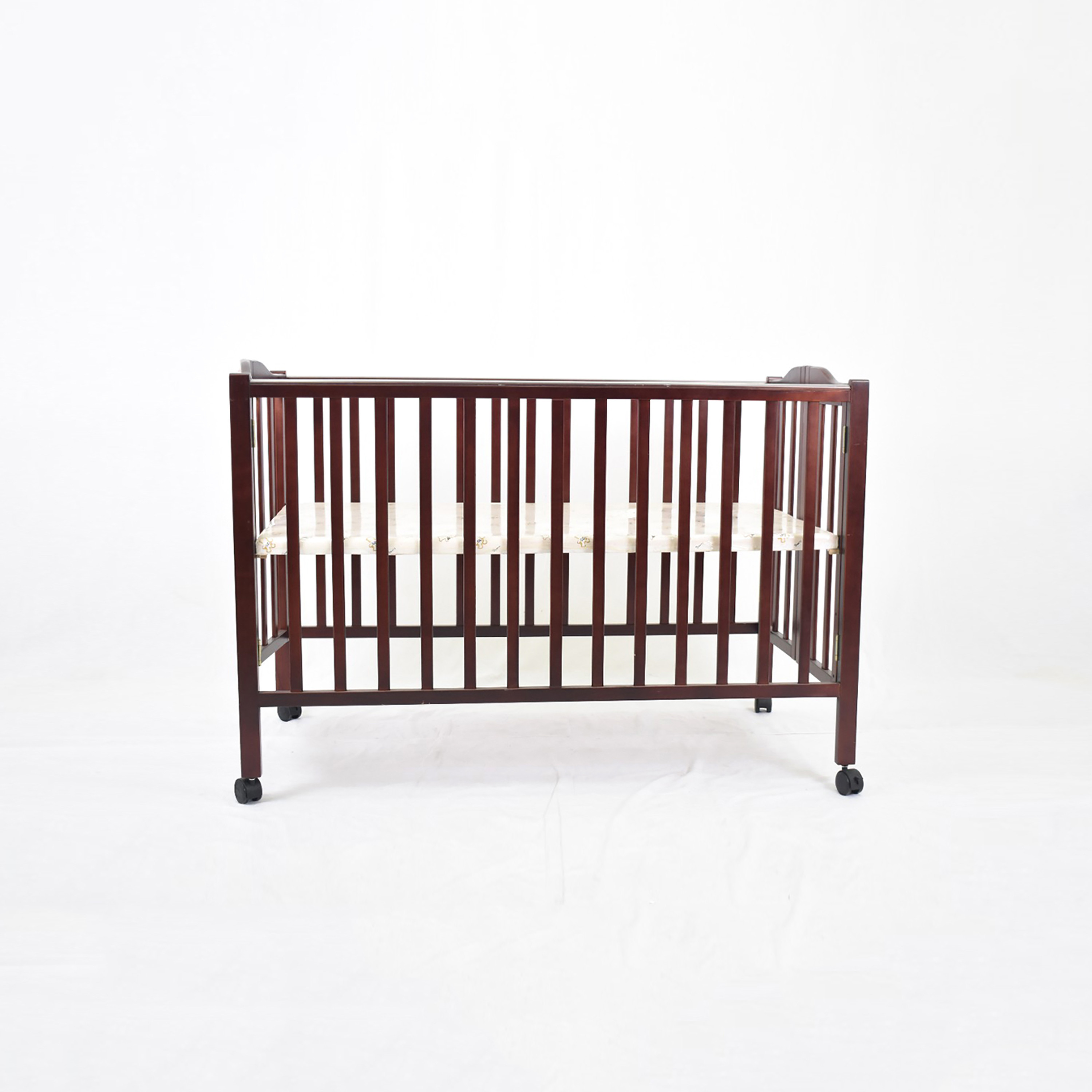 سرير السفر الخشبي الصلب من أملا-baby-nursery-furniture-cribsandbeds-babycribs-image-1