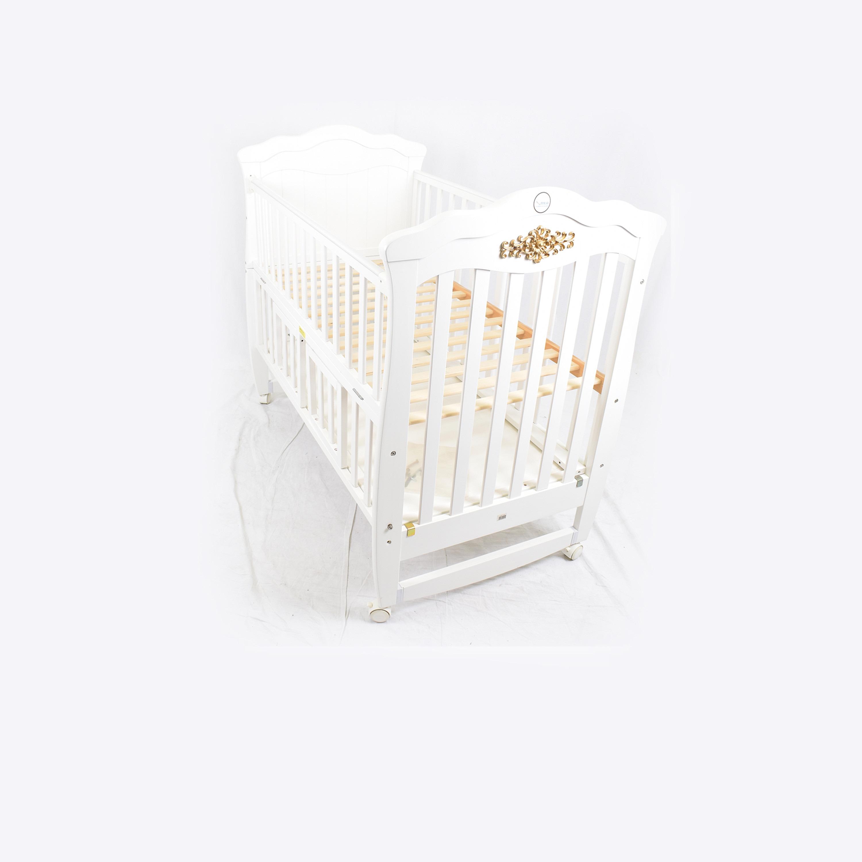 سرير السفر الخشبي الصلب من أملا، أبيض-baby-nursery-furniture-cribsandbeds-babycribs-image-2