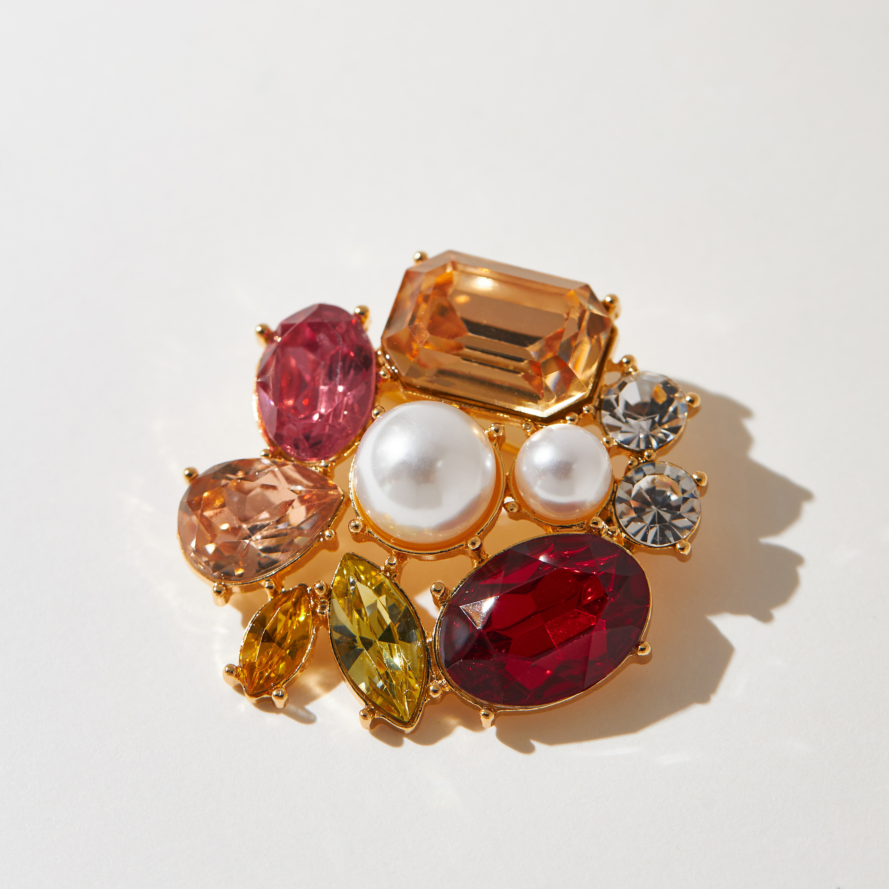 بروش مرصع باللؤلؤ والحجر-women-watchesandjewellery-jewellery-brooches-image-2