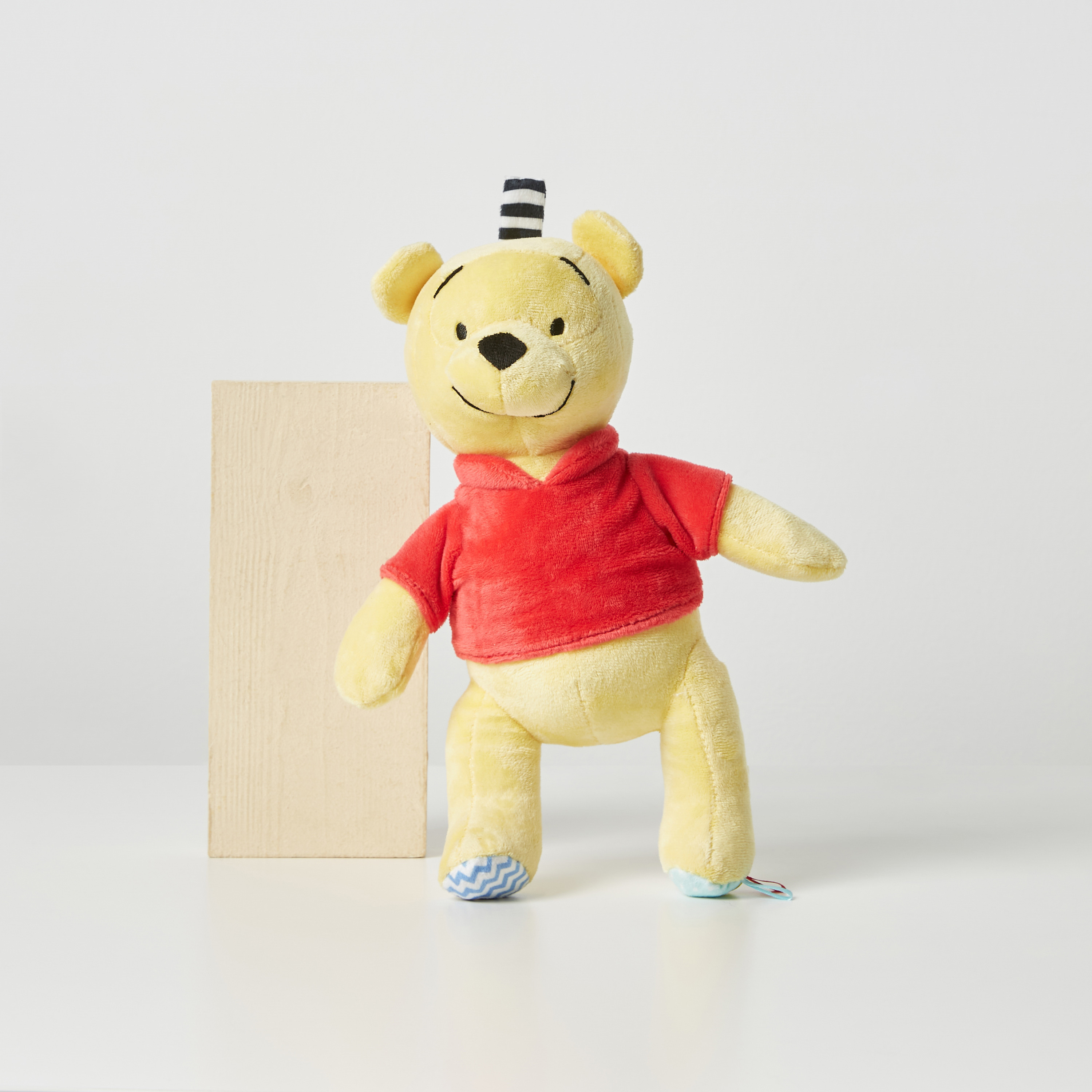 لعبة ويني ذا بوه مخملية من ديزني-toys-plushsofttoys-cartooncharacters-image-1