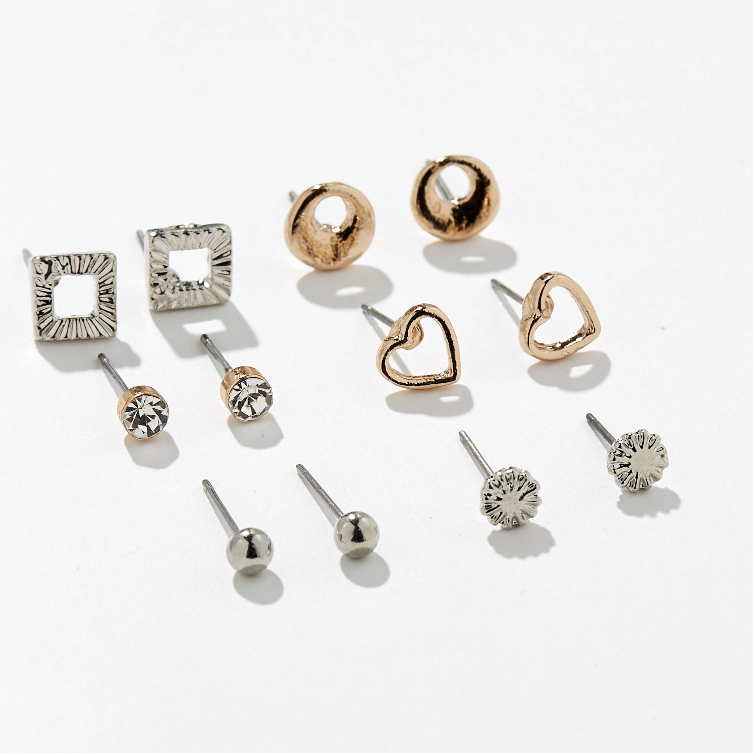 حلقان ميتاليك مرصّعة بمكبس إغلاق خلفي - طقم من 6 أزواج-women-watchesandjewellery-jewellery-earrings-image-3