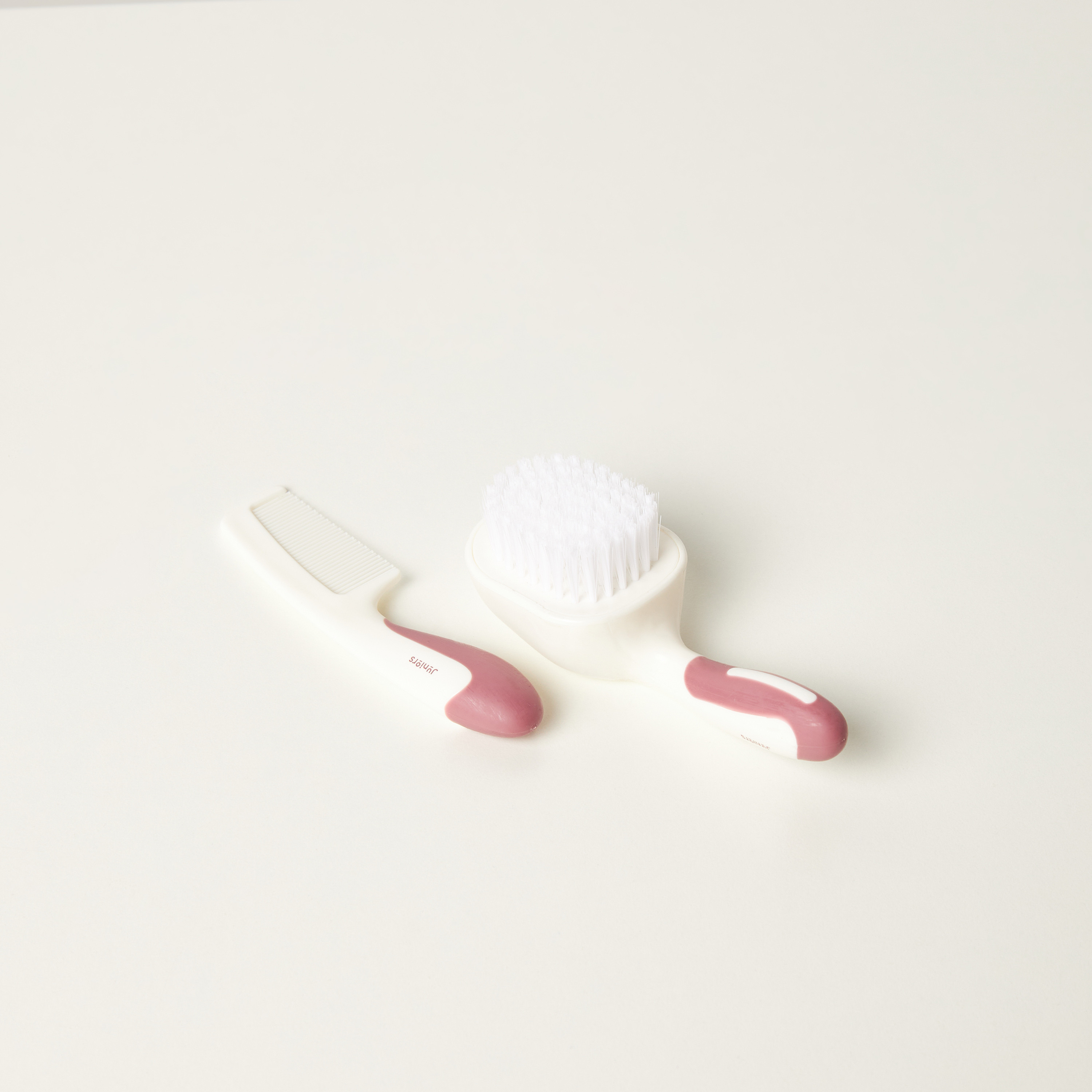 طقم مشط و فرشاة شعر من جونيورز-baby-bathandcare-hairbodyskincare-image-2