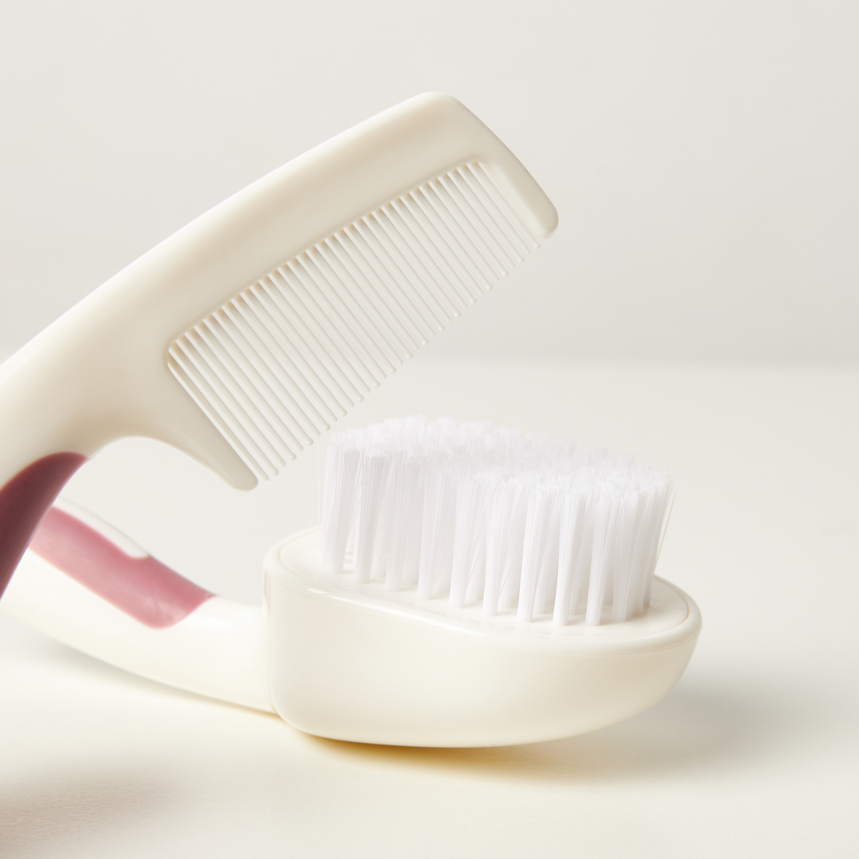 طقم مشط و فرشاة شعر من جونيورز-baby-bathandcare-hairbodyskincare-image-1