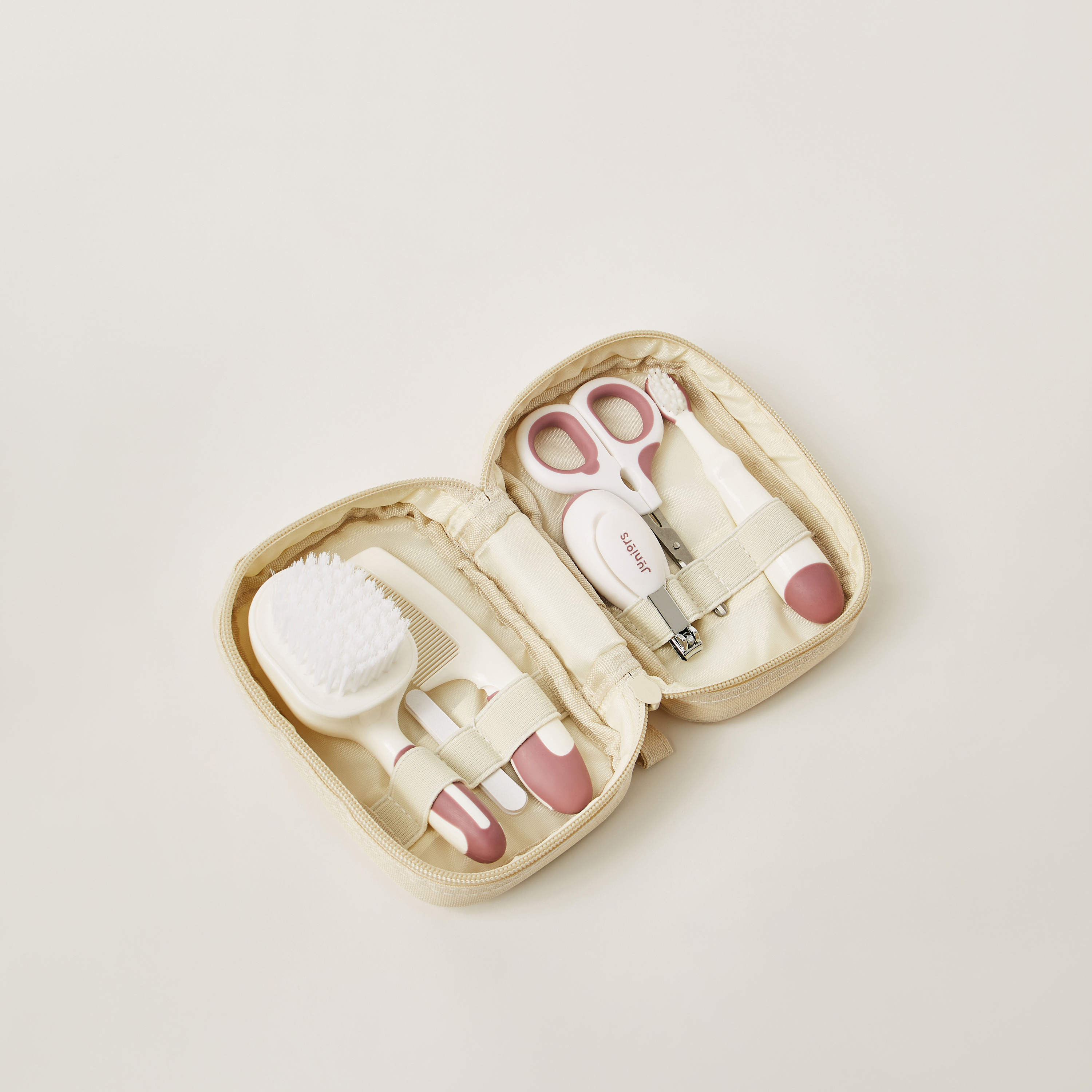 طقم أدوات عناية شخصية وشنطة بسحّاب من جونيورز-baby-bathandcare-hairbodyskincare-image-1