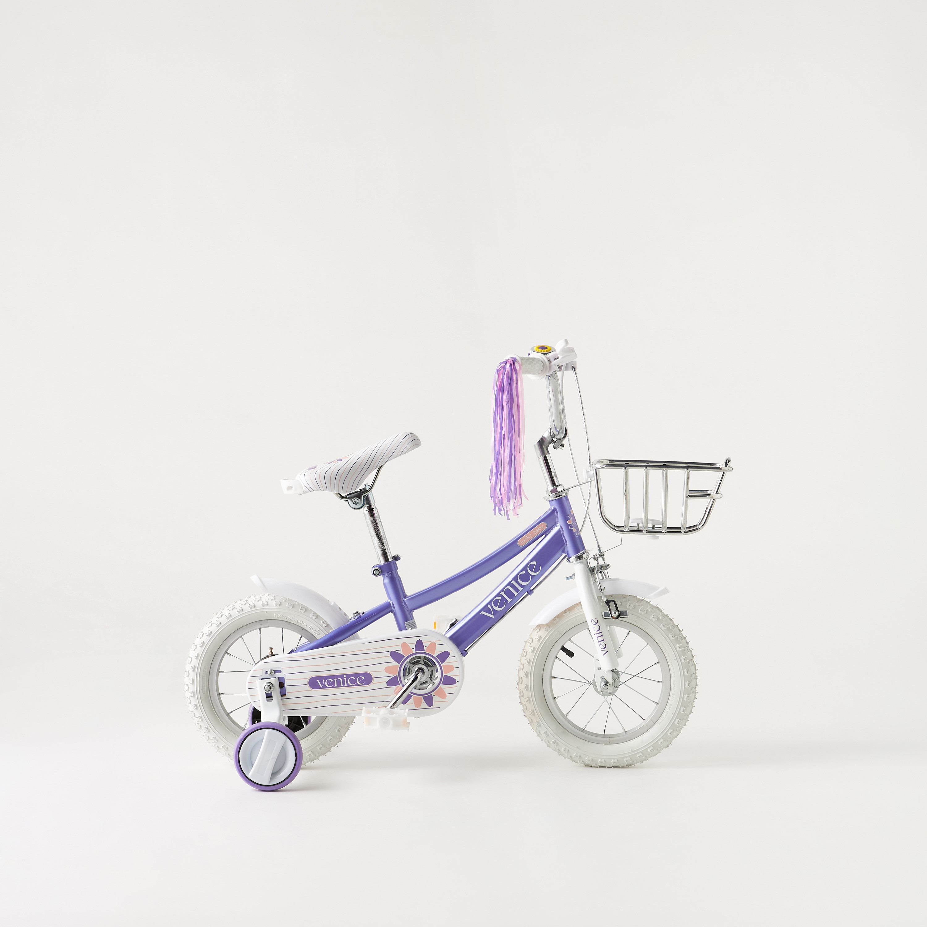 Girls bike 2024 with tassles