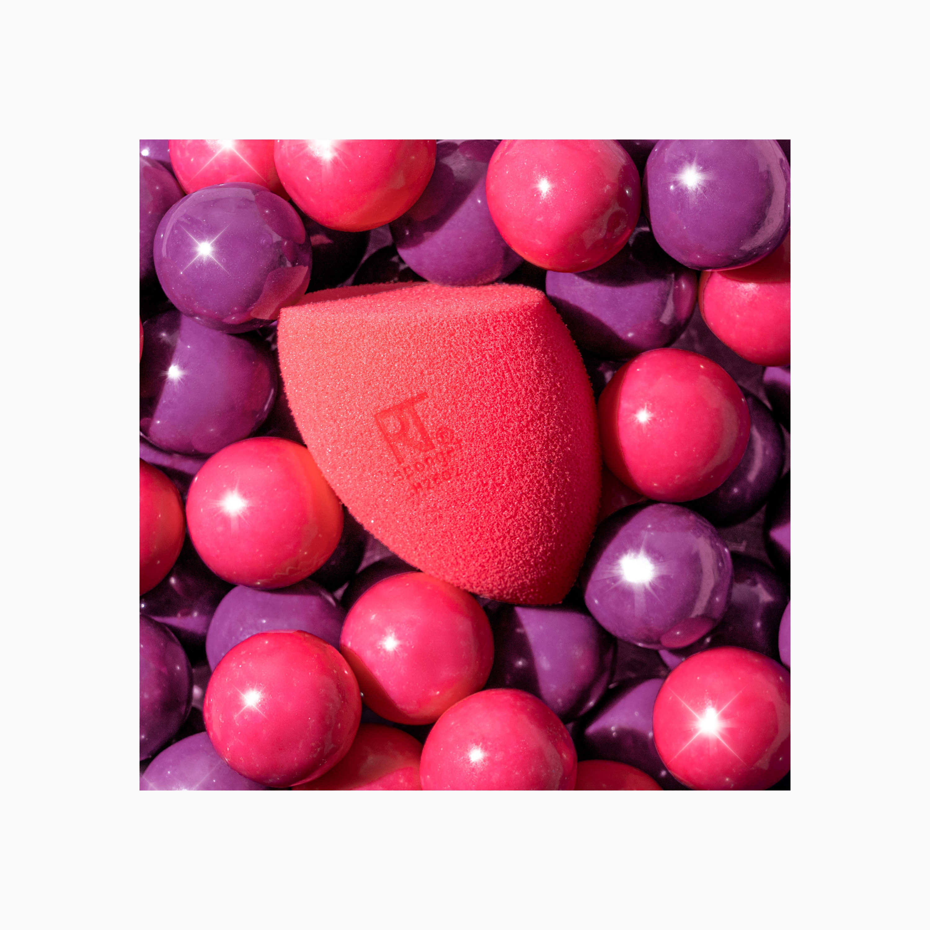 Real Techniques Angled Complexion Sponge Blender-beautyandpersonalcare-makeup-brushesandaccessories-sponges-image-1