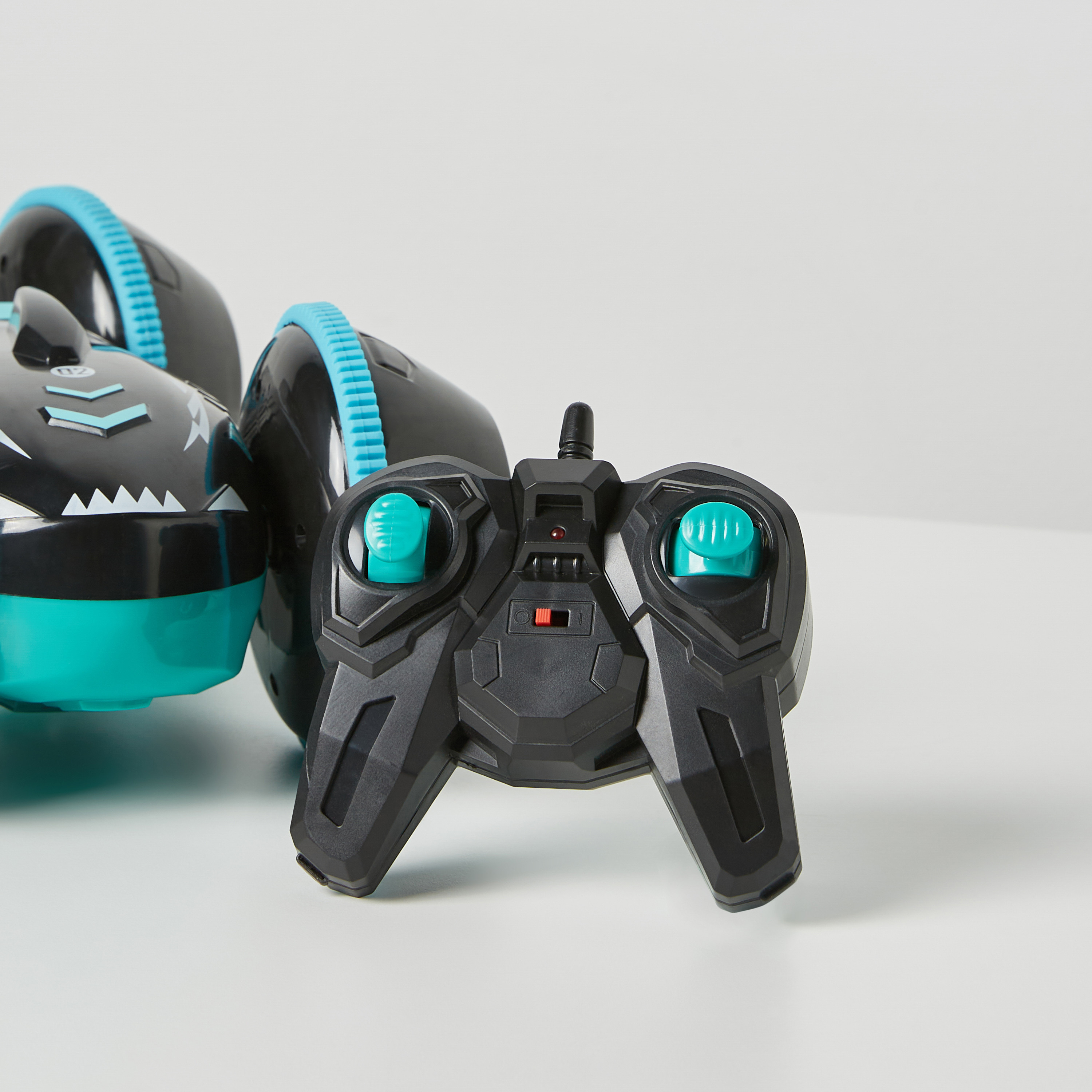 MKB 2.4GHz Remote Control Two-Side Wraithrc Stunr Car-toys-remotecontrolledvehicles-rccars-image-4