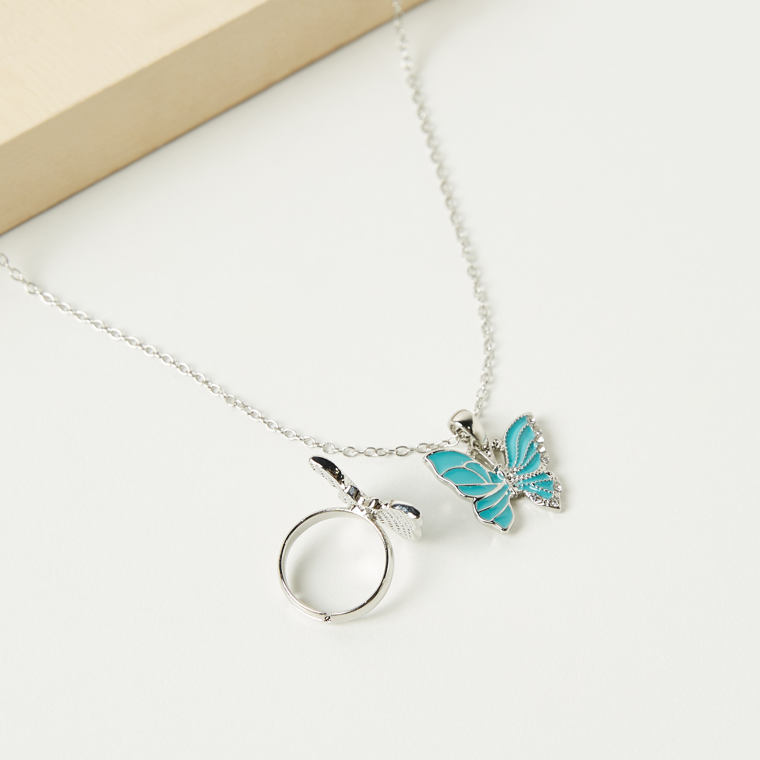 طقم خاتم وعقد بزينة فراشة من تشارمز-girls-accessories-jewellery-image-4