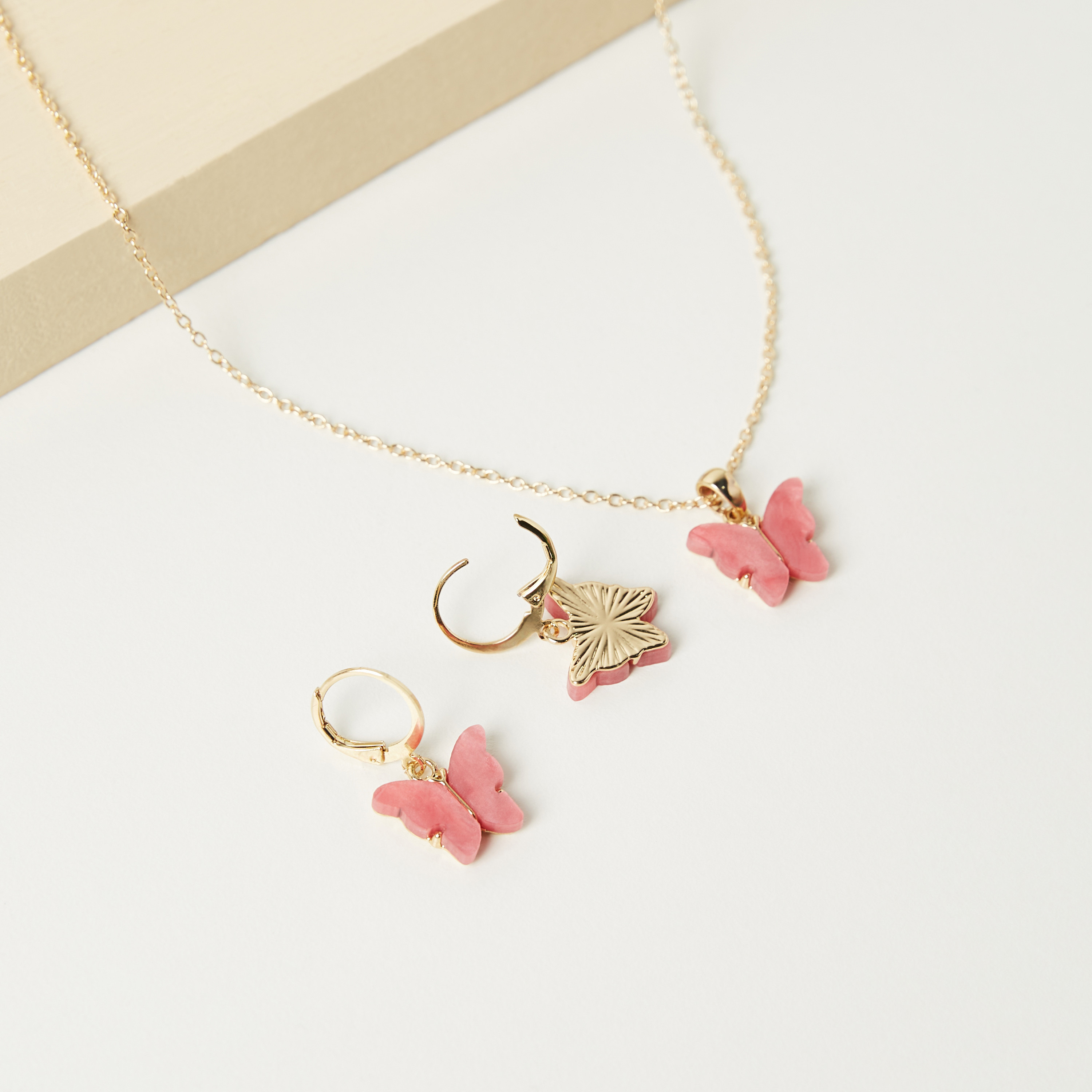 طقم حلق وعقد بدلاية فراشة من تشارمز-girls-accessories-jewellery-image-4