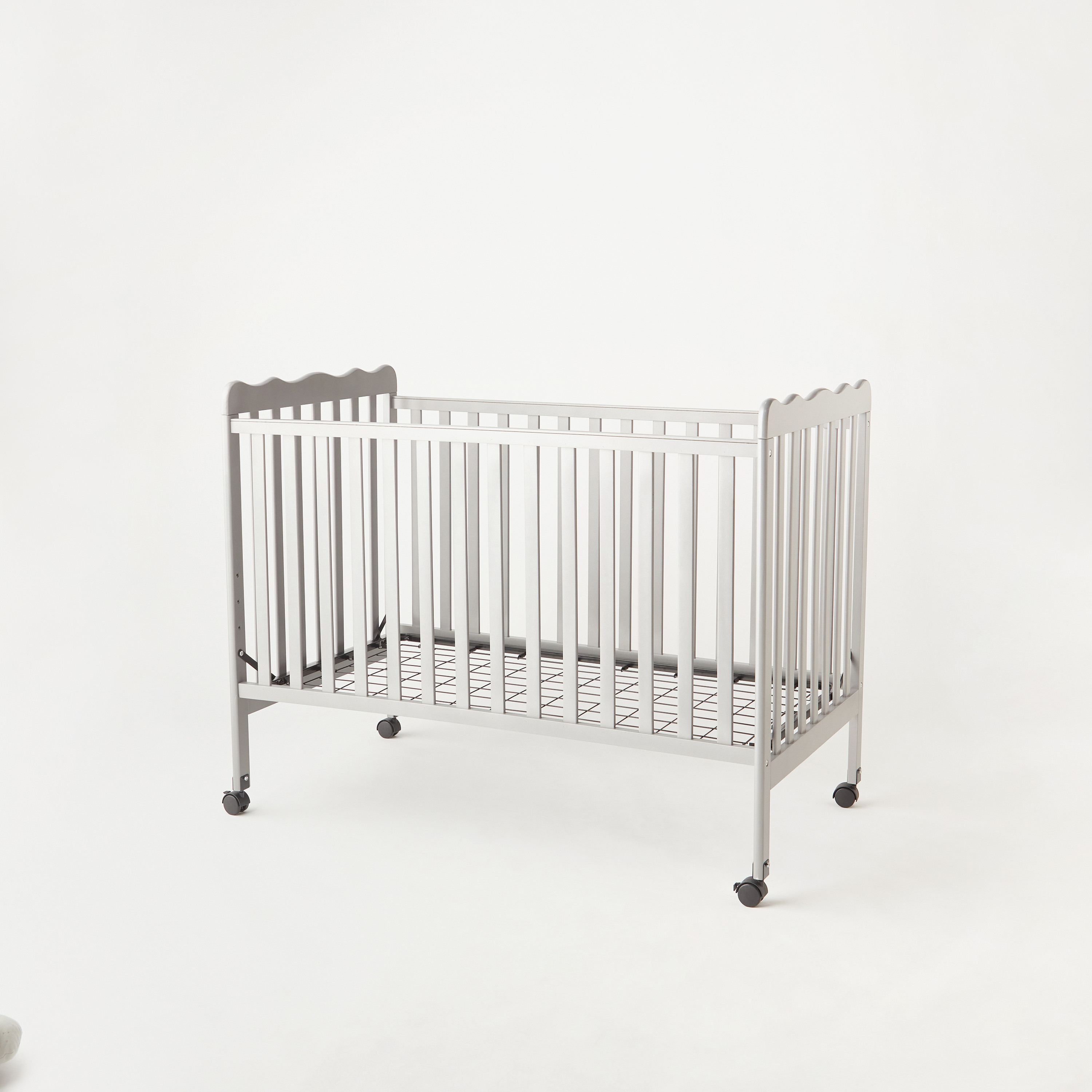 Juniors Everly Crib with Wheels