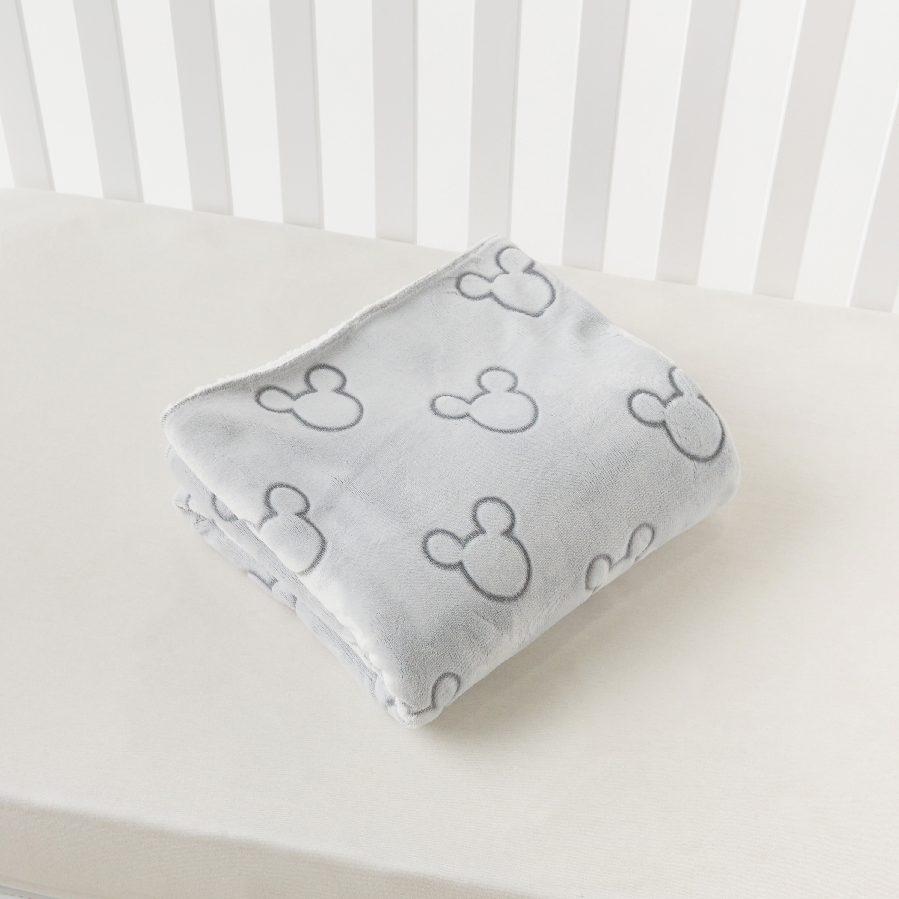 Disney Mickey Mouse Detail Flannel Fleece Blanket - 120x140 cm-baby-nursery-blanketsandswaddles-blanketsandquilts-image-4