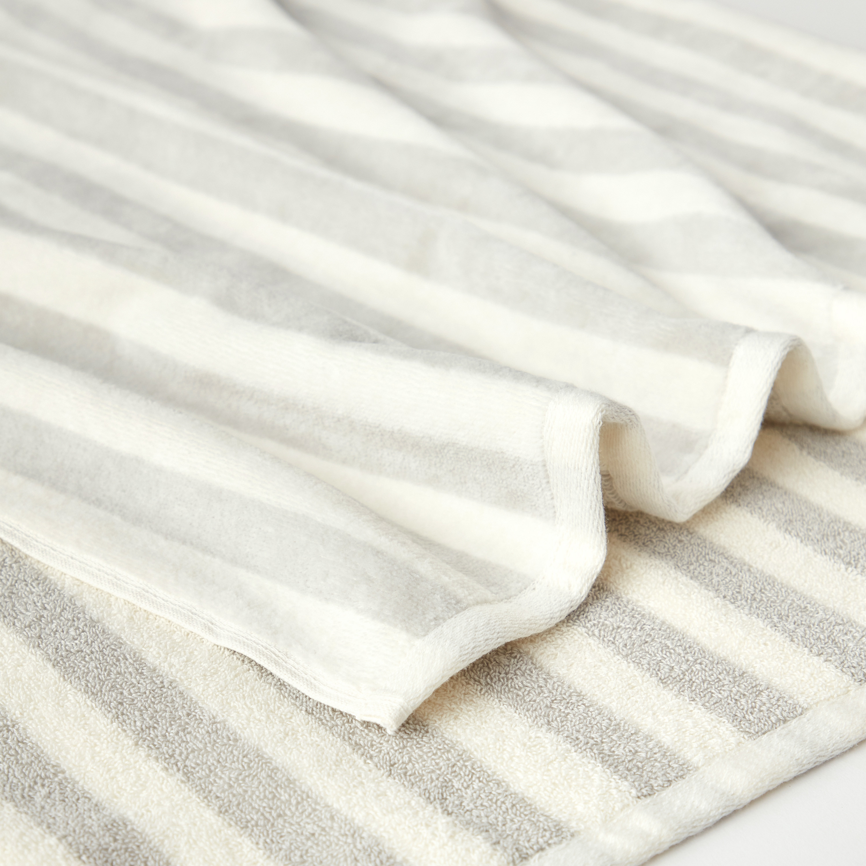 Juniors Striped Bath Towel - 70x140 cm-baby-bathandcare-towels-image-4