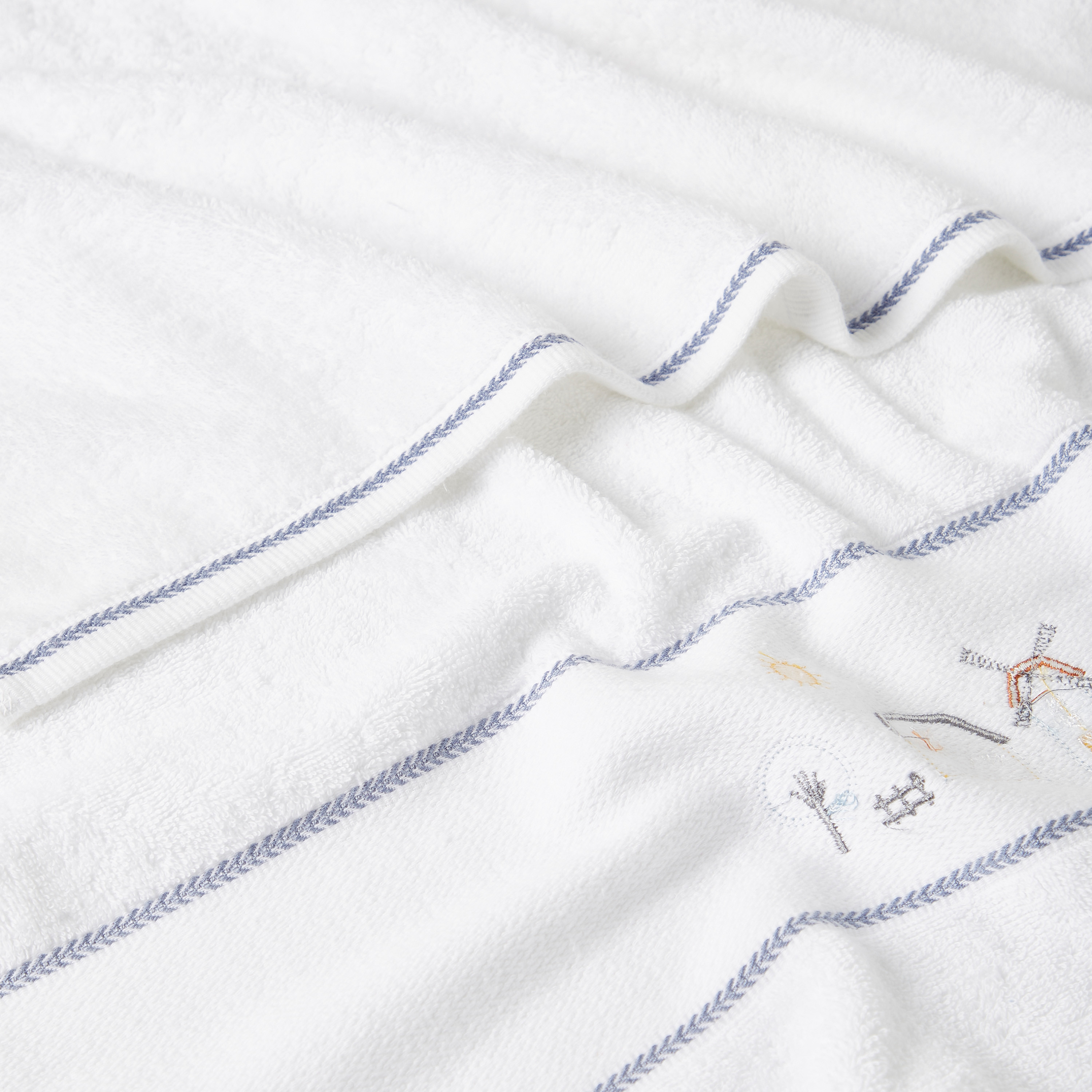 منشفة مطرّزة من جونيورز - 60x120 سم-baby-bathandcare-towels-image-4