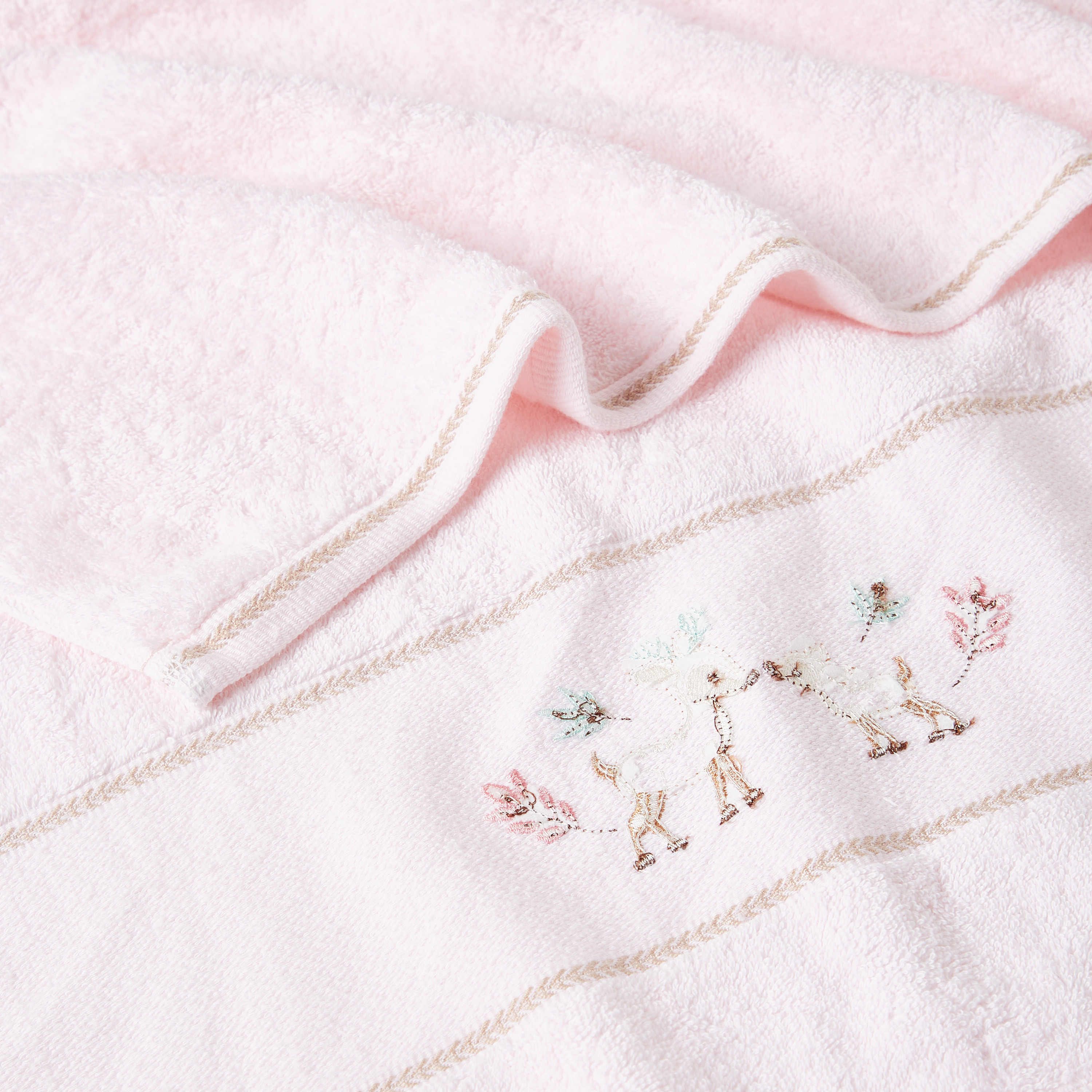 منشفة بتطريز غزال من جونيورز - 60x120 سم-baby-bathandcare-towels-image-4
