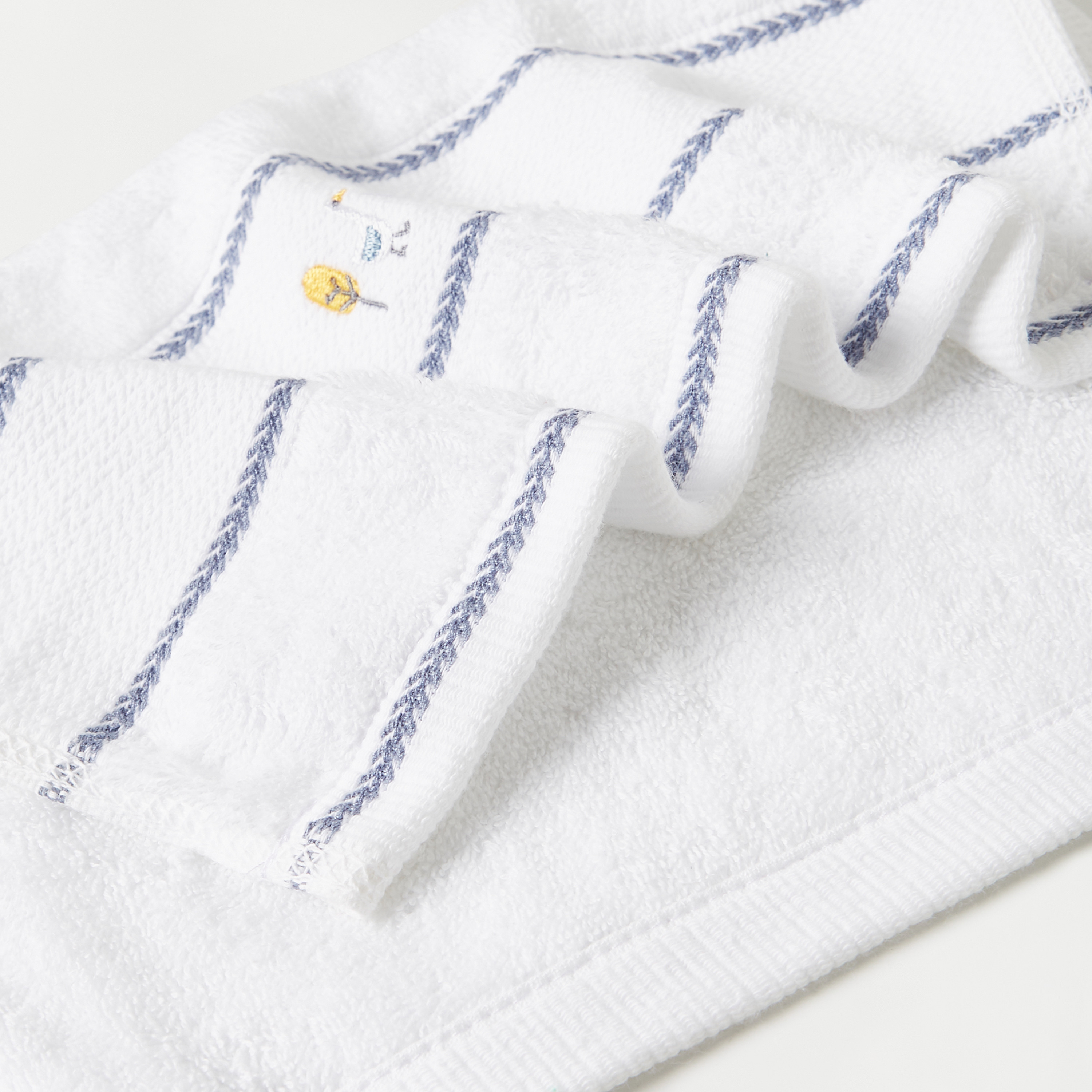 Juniors Duck Embroidered Towel - 30x30 cm-baby-bathandcare-towels-image-4