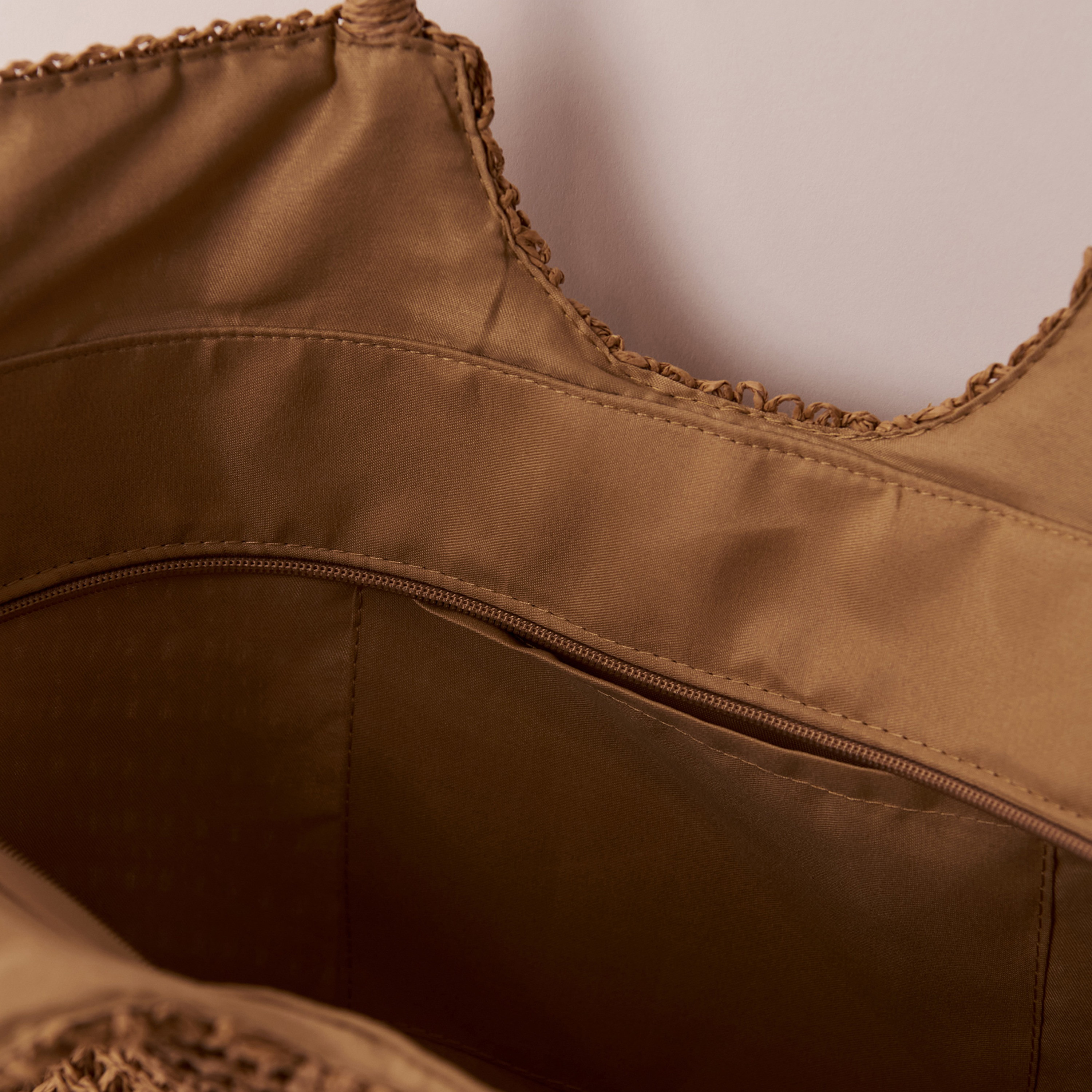 حقيبة ذو تصميم من لا في إن روز بمقبض متوسط باللون البني-women-bagsandwallets-handbags-image-2