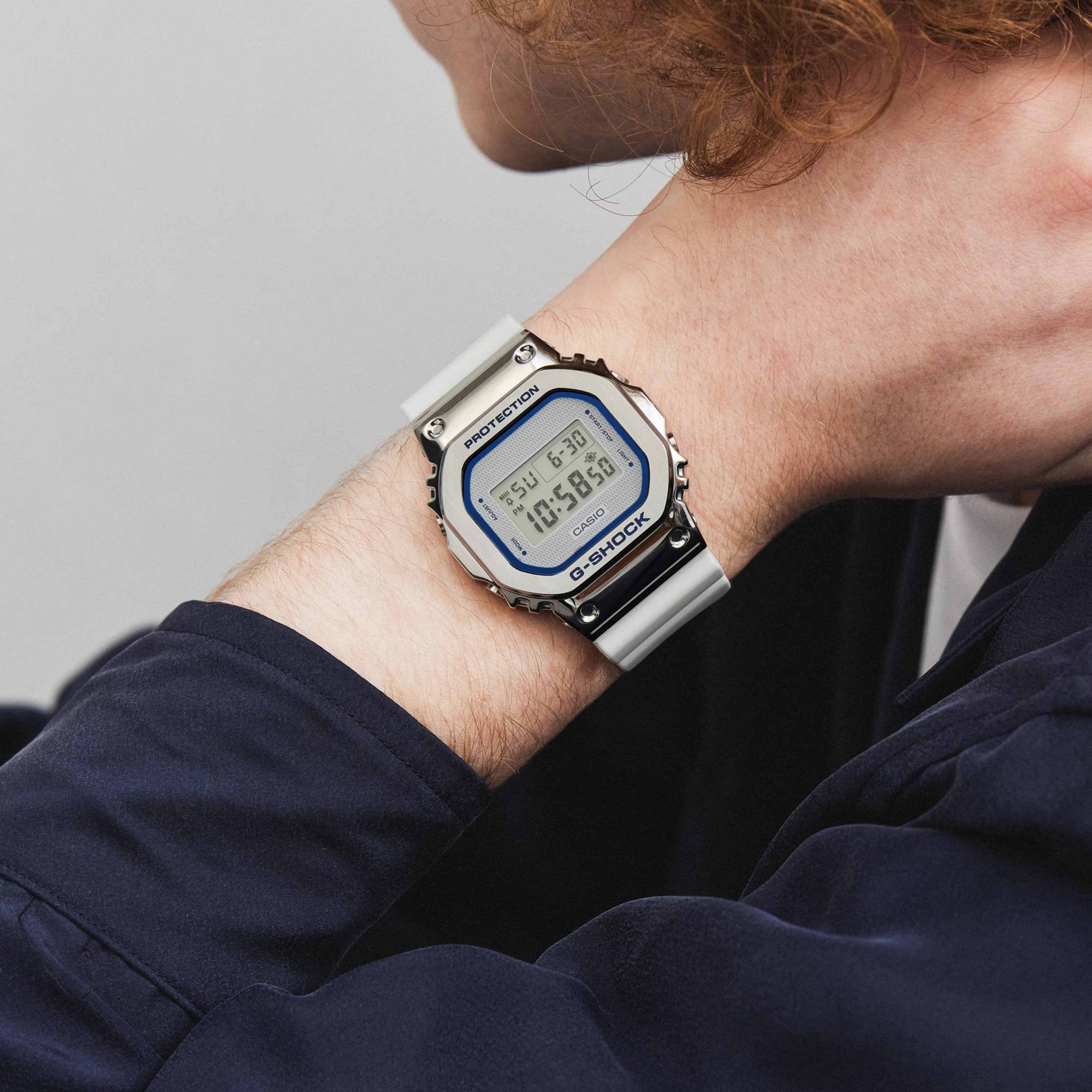  GM-5600LC-7DR | ساعة رقمية للرجال باللون الأبيض بسوار الراتنج من جي- شوك -men-watchesandjewellery-watches-image-4