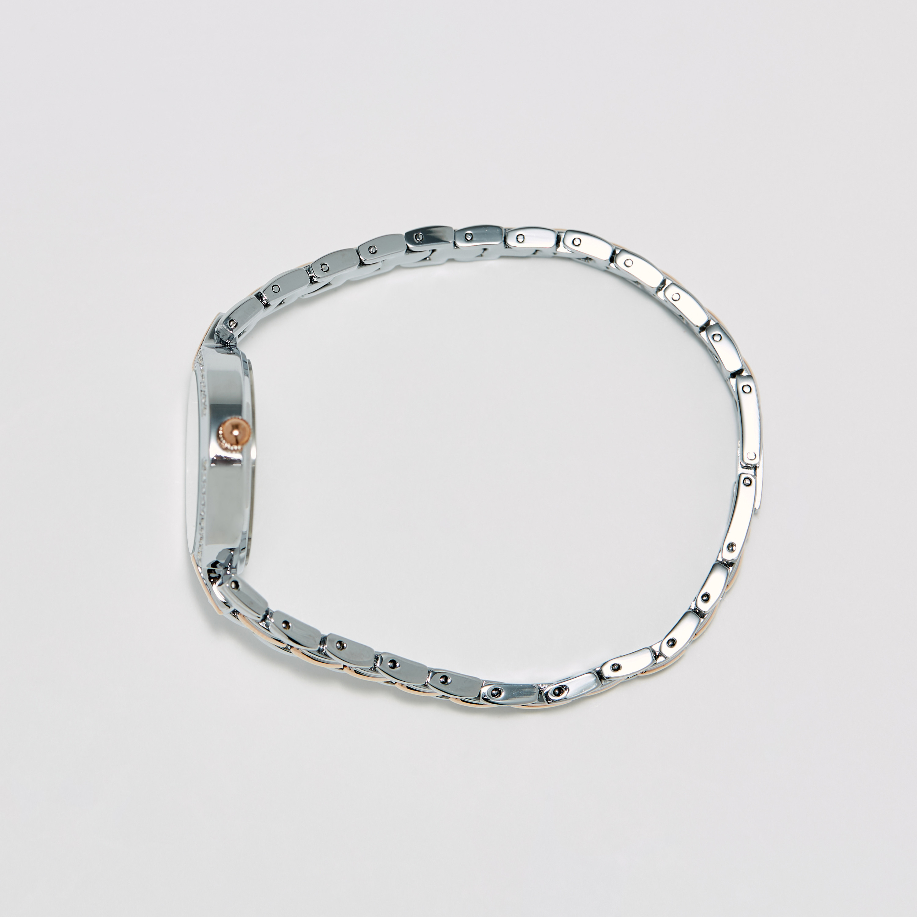 ساعة جيس ذات انالوج بسوار ستانلس ستيل باللون الفضي | GW0600L1-women-watchesandjewellery-watches-image-3