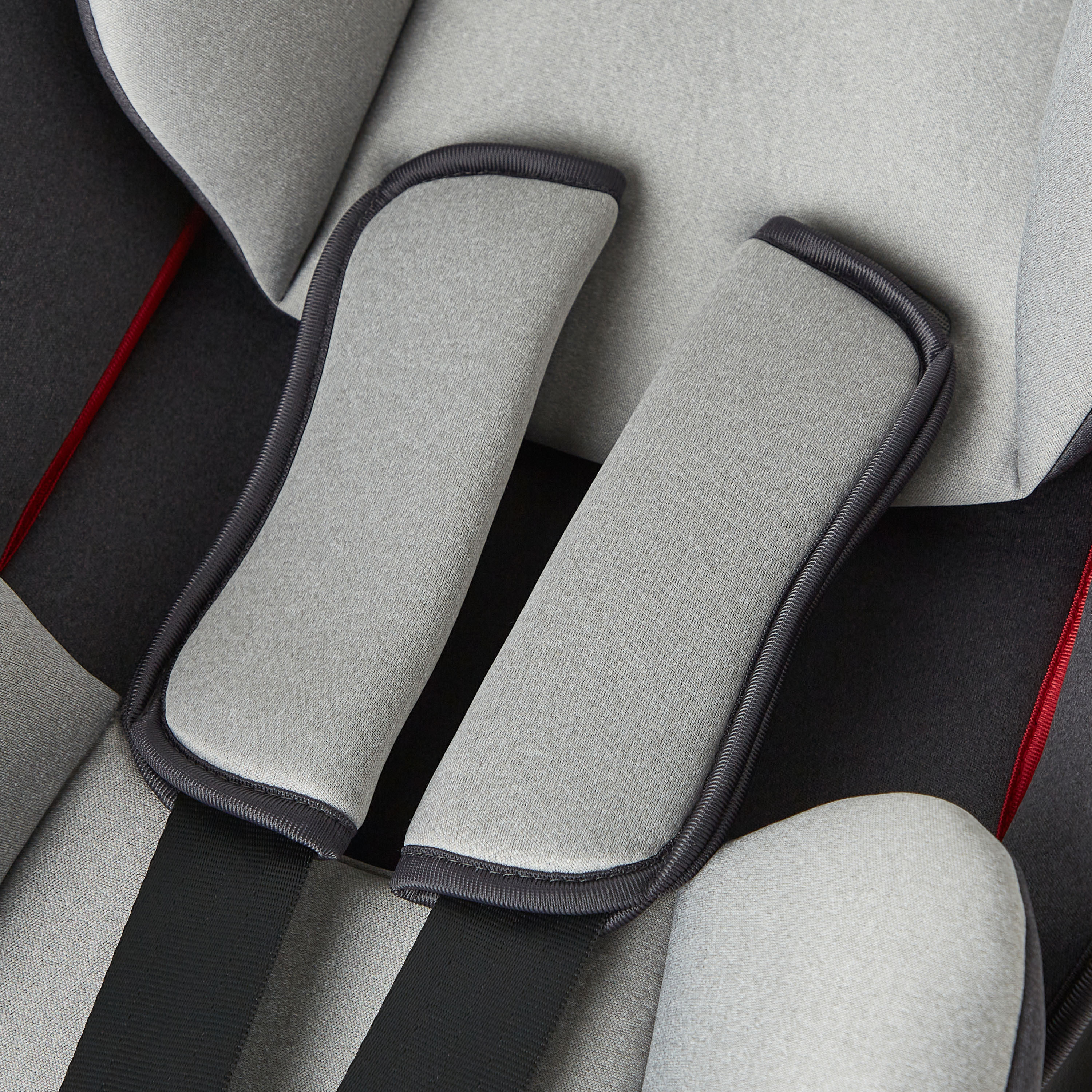 مقعد داعم تريب للأطفال بنظام حزام الأمان خماسي النقاط وتثبيت أمامي من جونيورز -baby-gear-carseats-image-6