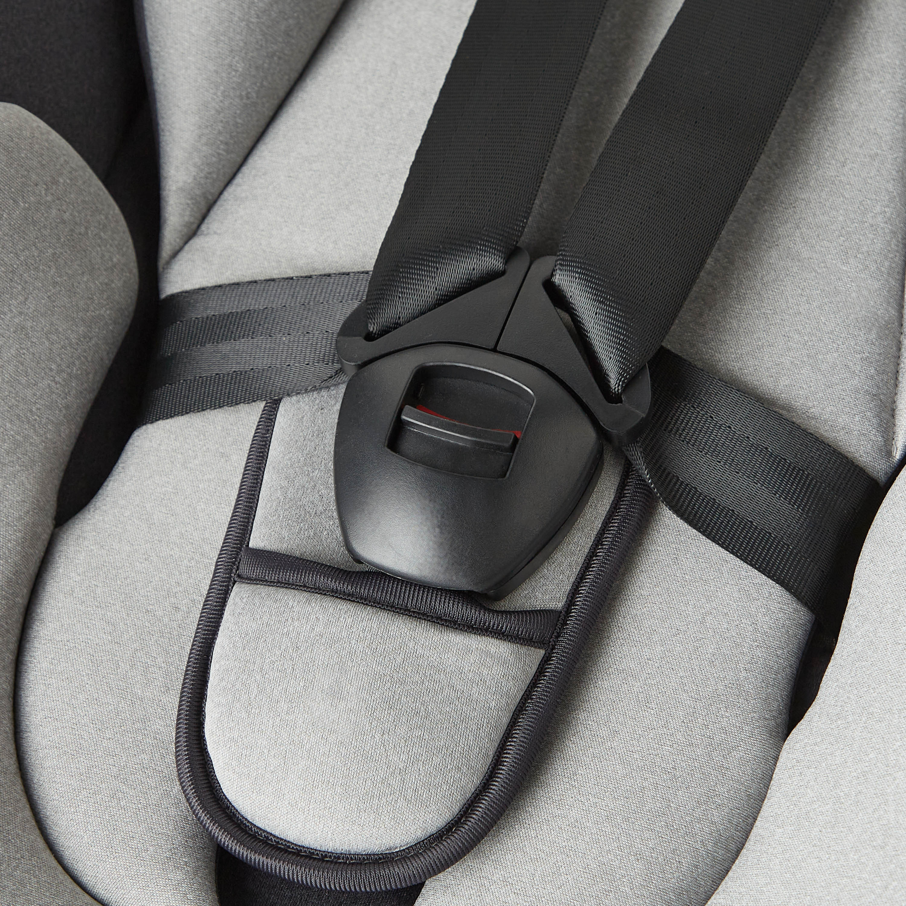 مقعد داعم تريب للأطفال بنظام حزام الأمان خماسي النقاط وتثبيت أمامي من جونيورز -baby-gear-carseats-image-7