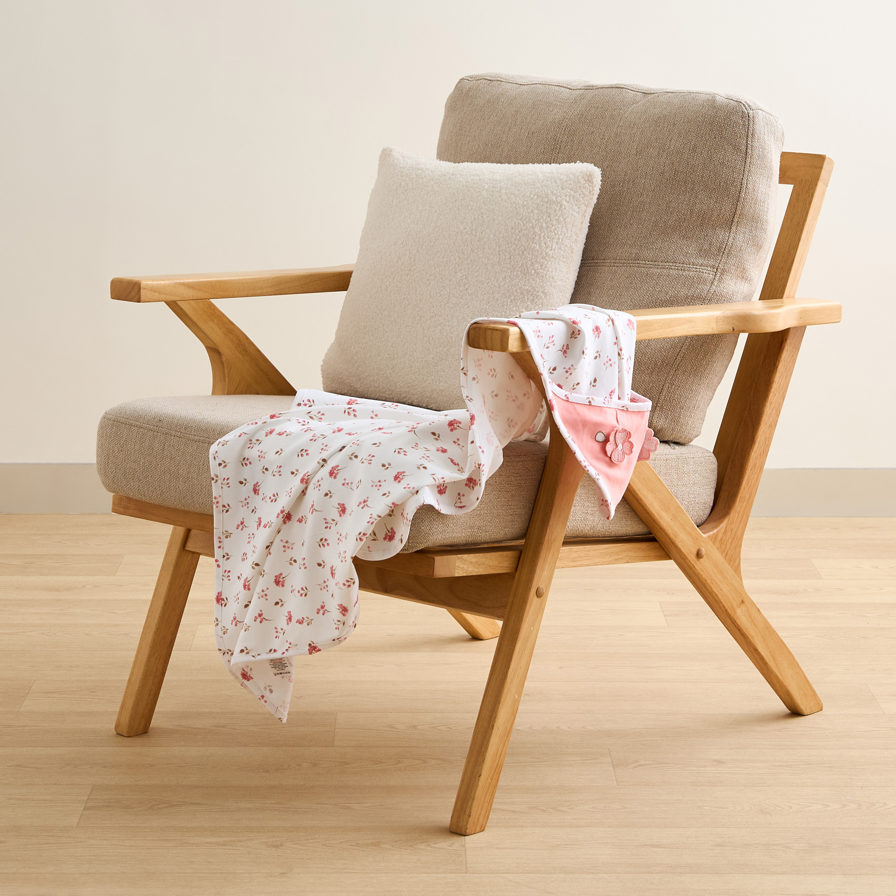 Juniors All-Over Floral Print Receiving Blanket - 70x70 cm-baby-nursery-blanketsandswaddles-receivingblankets-image-2