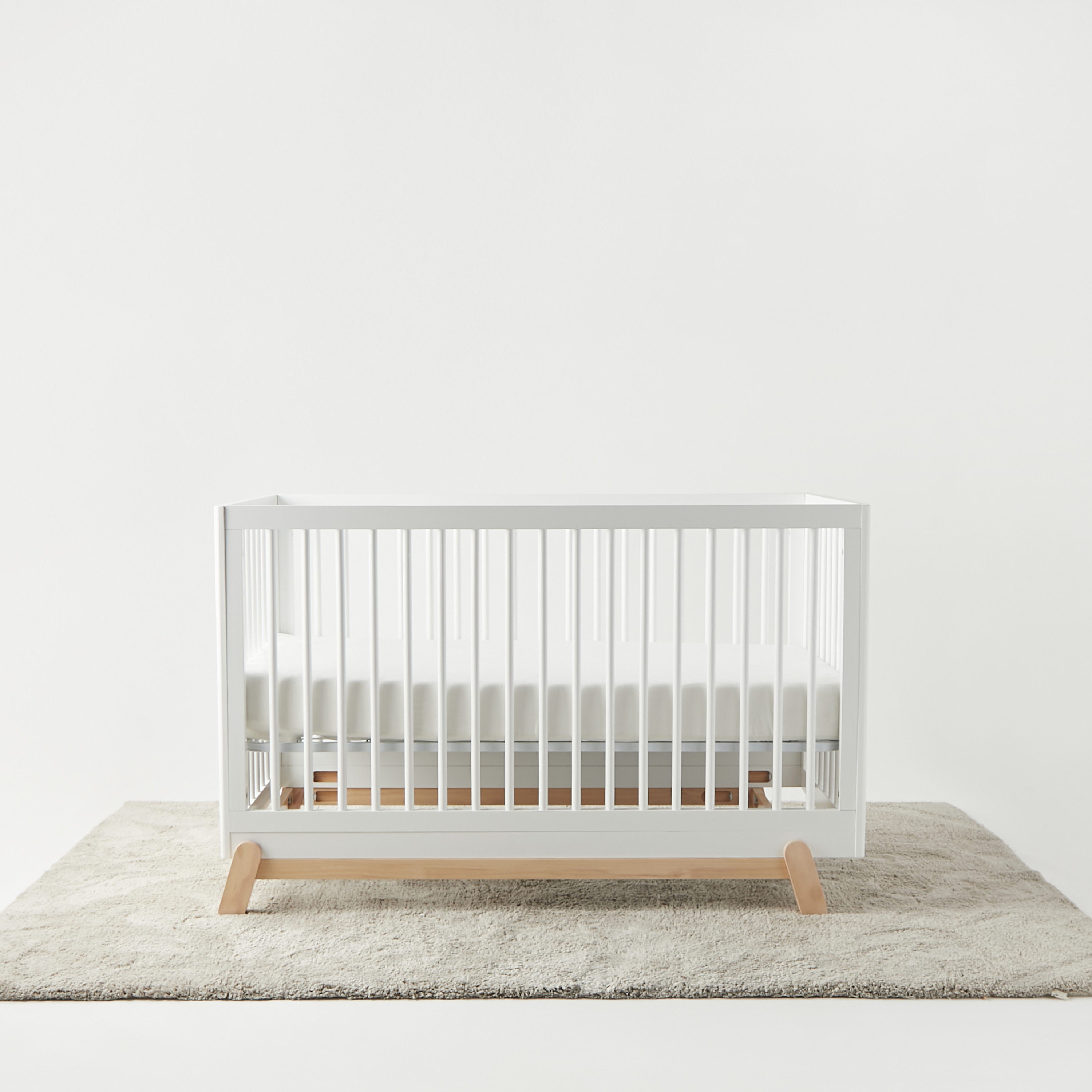 Juniors Frederick Crib with Convertible Design and Adjustable Height (Up to 5 years)-baby-nursery-furniture-cribsandbeds-babycribs-image-4