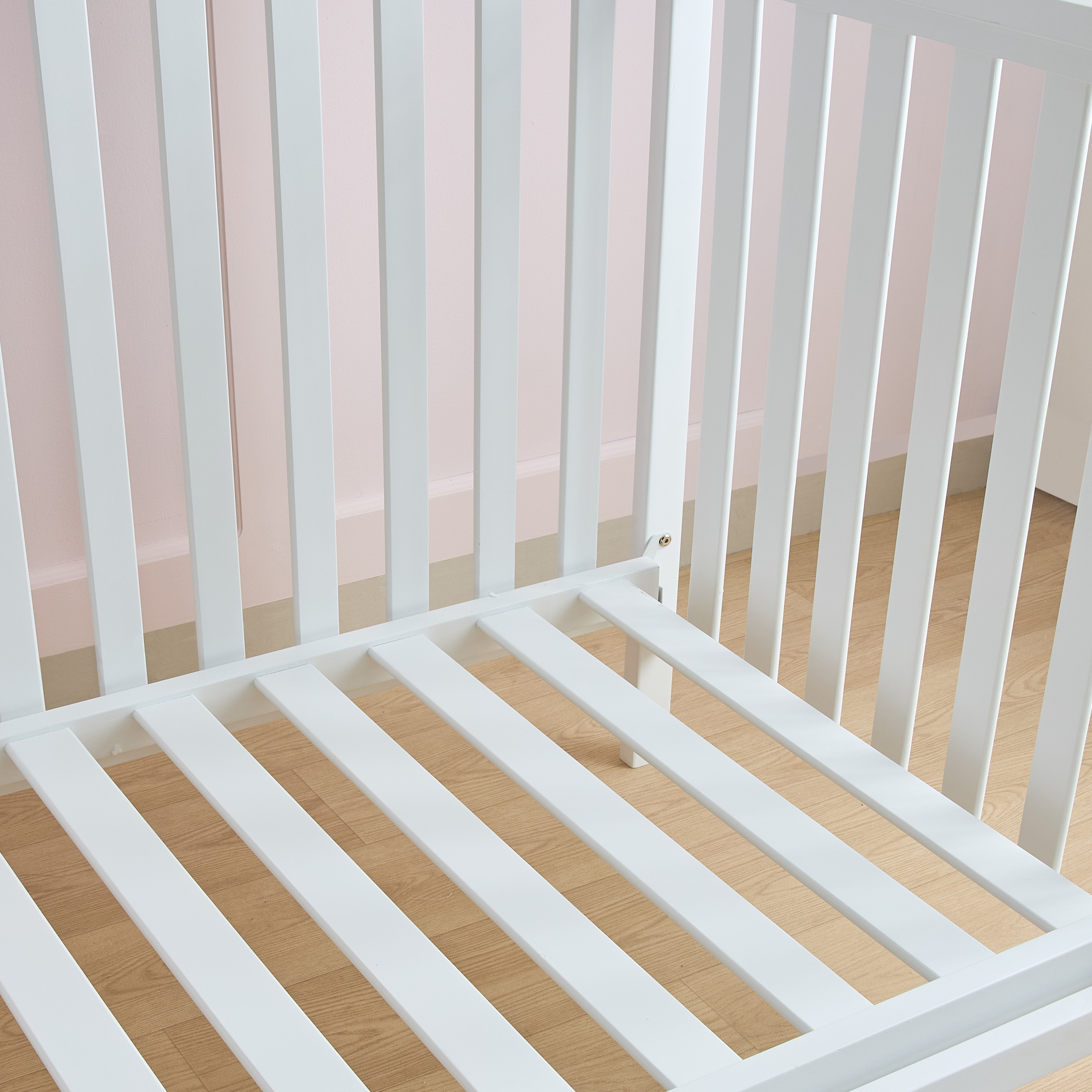 Juniors Adrian Crib with Toddler Rail-baby-nursery-furniture-cribsandbeds-babycribs-image-9