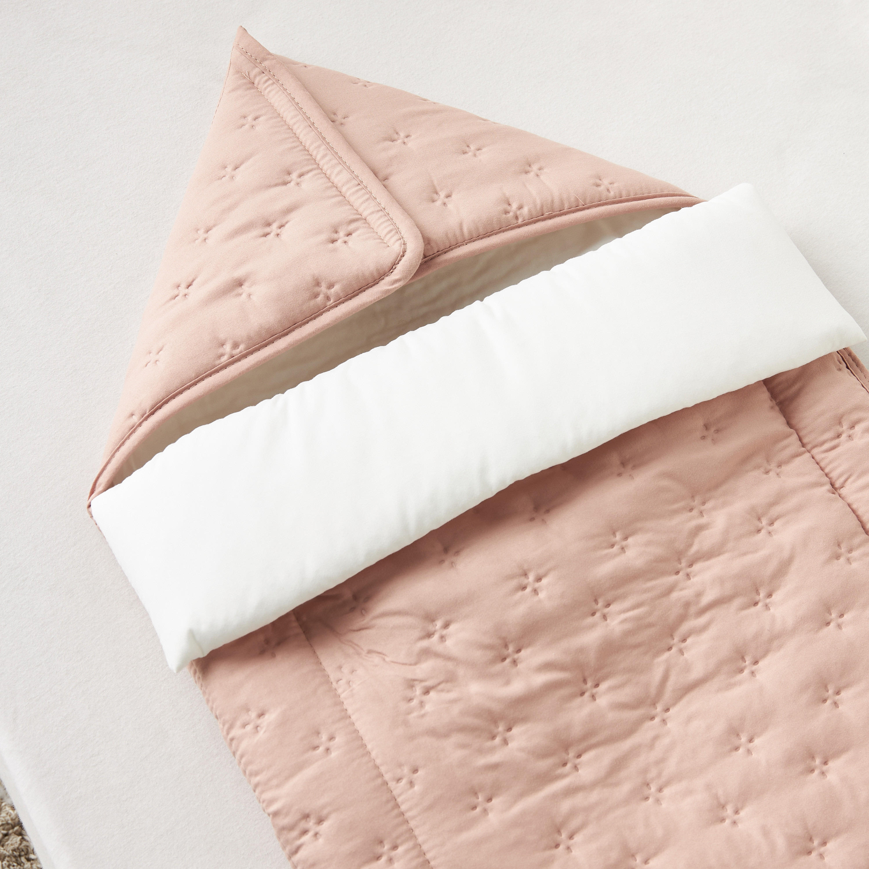Cambrass Textured Nest Bag-baby-nursery-blanketsandswaddles-swaddlesandsleepingbags-image-3