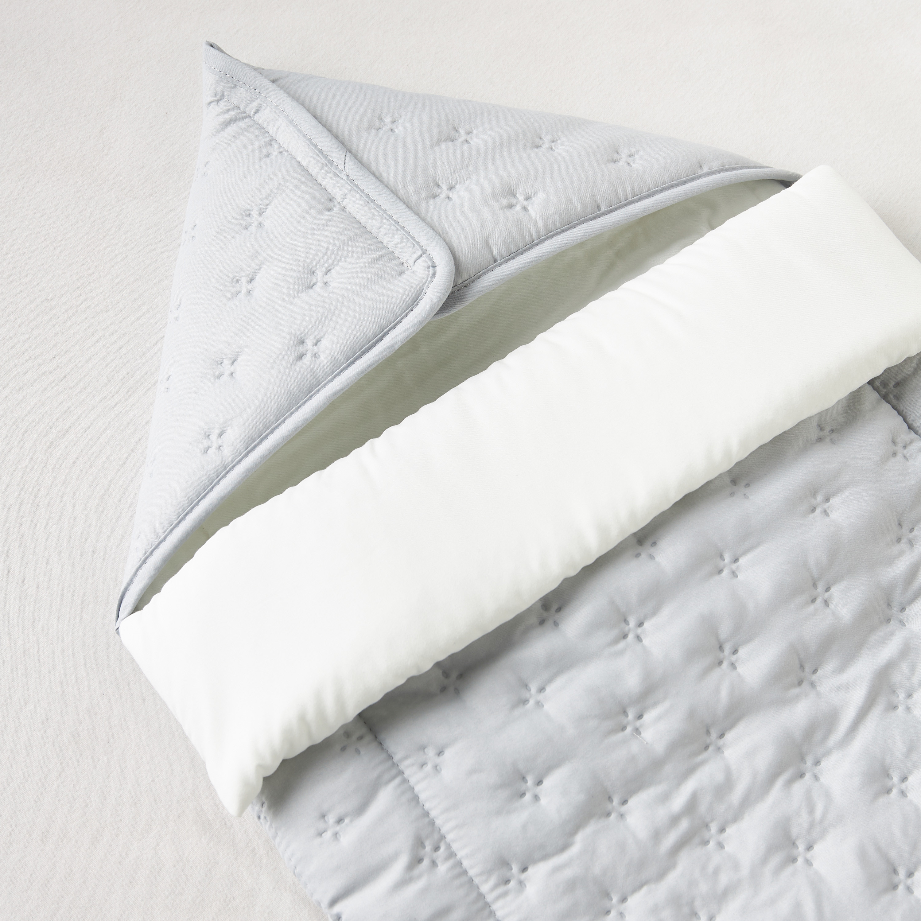 Cambrass Textured Baby Nest Bag-baby-nursery-blanketsandswaddles-swaddlesandsleepingbags-image-3