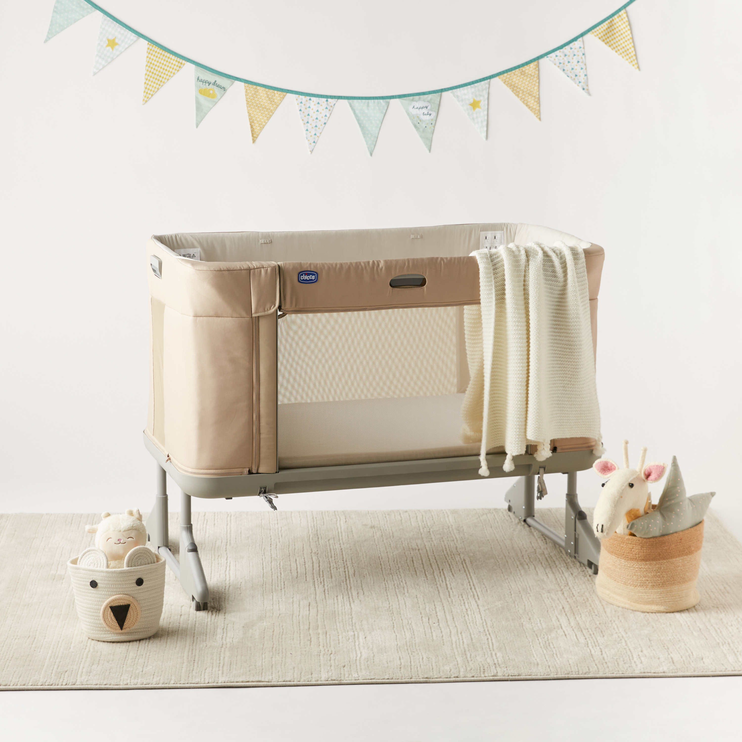 Chicco bedside crib deals