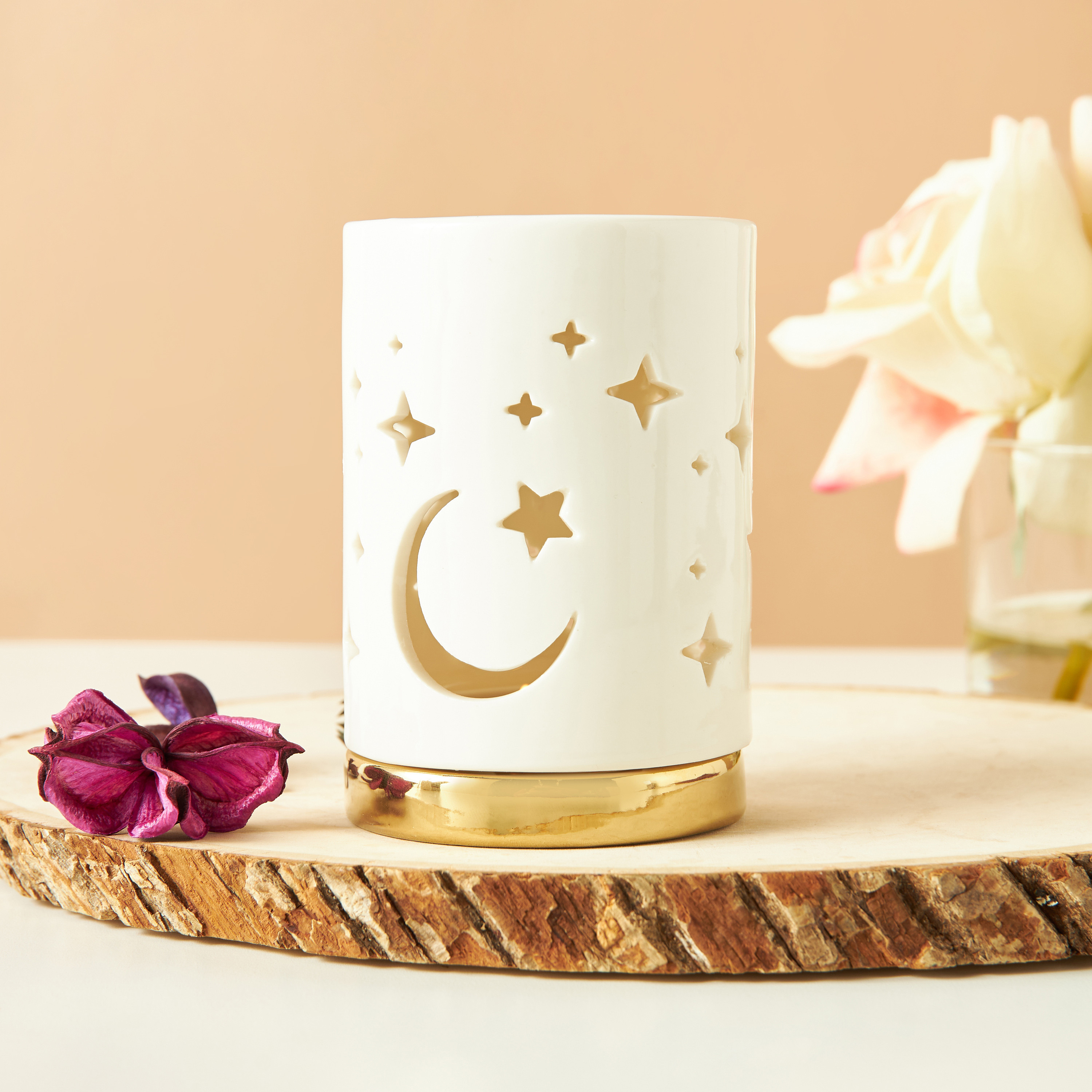 Star and Moon Cutwork Detail Porcelain Oil Burner - 8x8x11 cms-household-homefragrance-burners-image-1