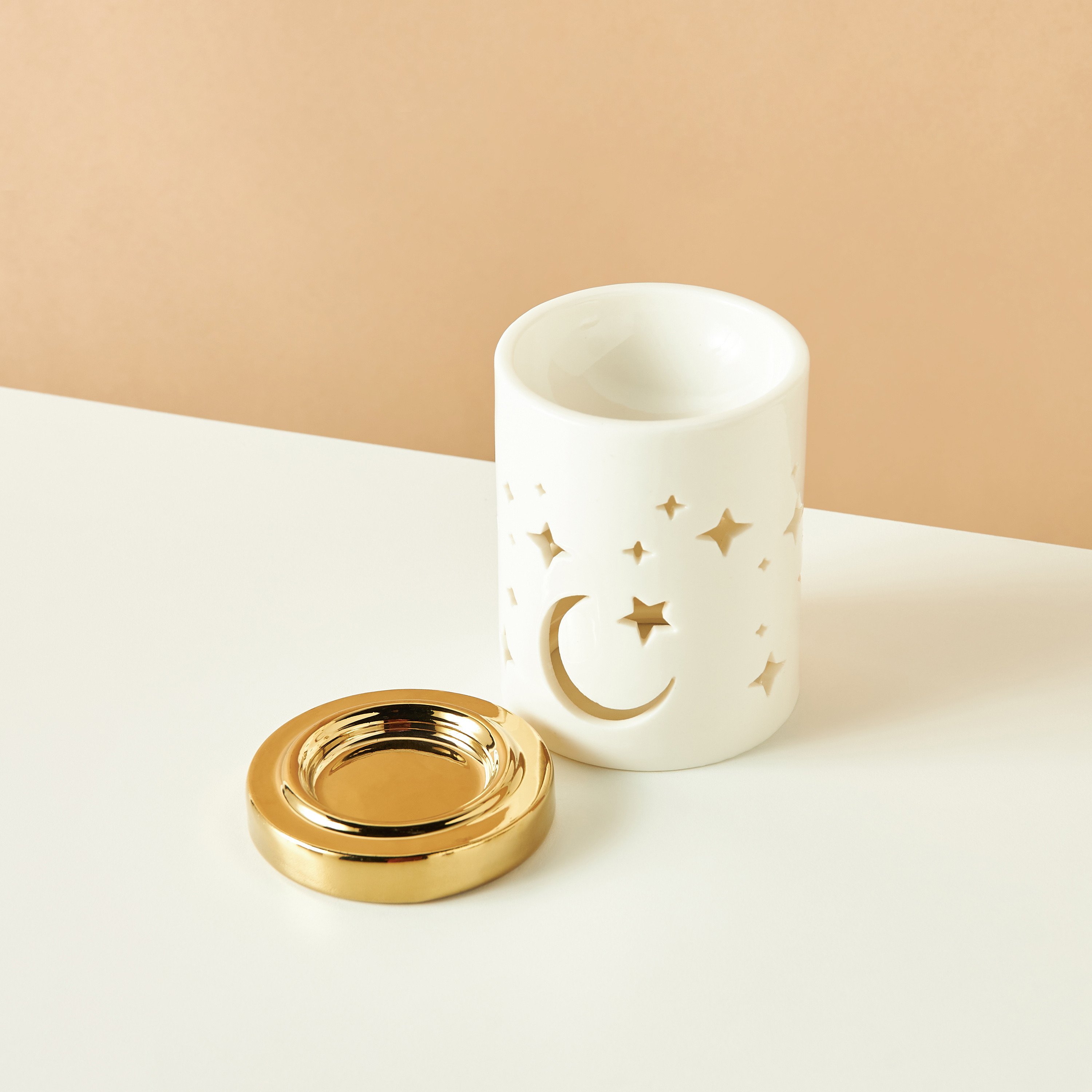 Star and Moon Cutwork Detail Porcelain Oil Burner - 8x8x11 cms-household-homefragrance-burners-image-4