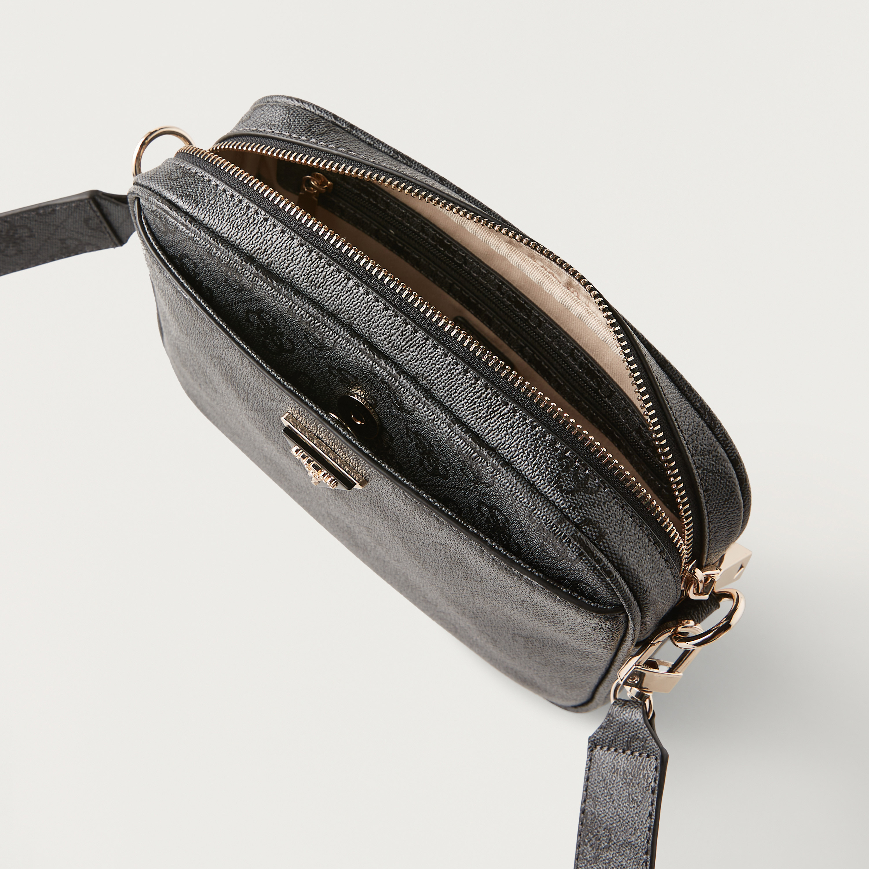 شنطة كروس بودي بحزام سلسلة وسحاب إغلاق وطبعات مونوجرام من جيس-women-bagsandwallets-handbags-image-1